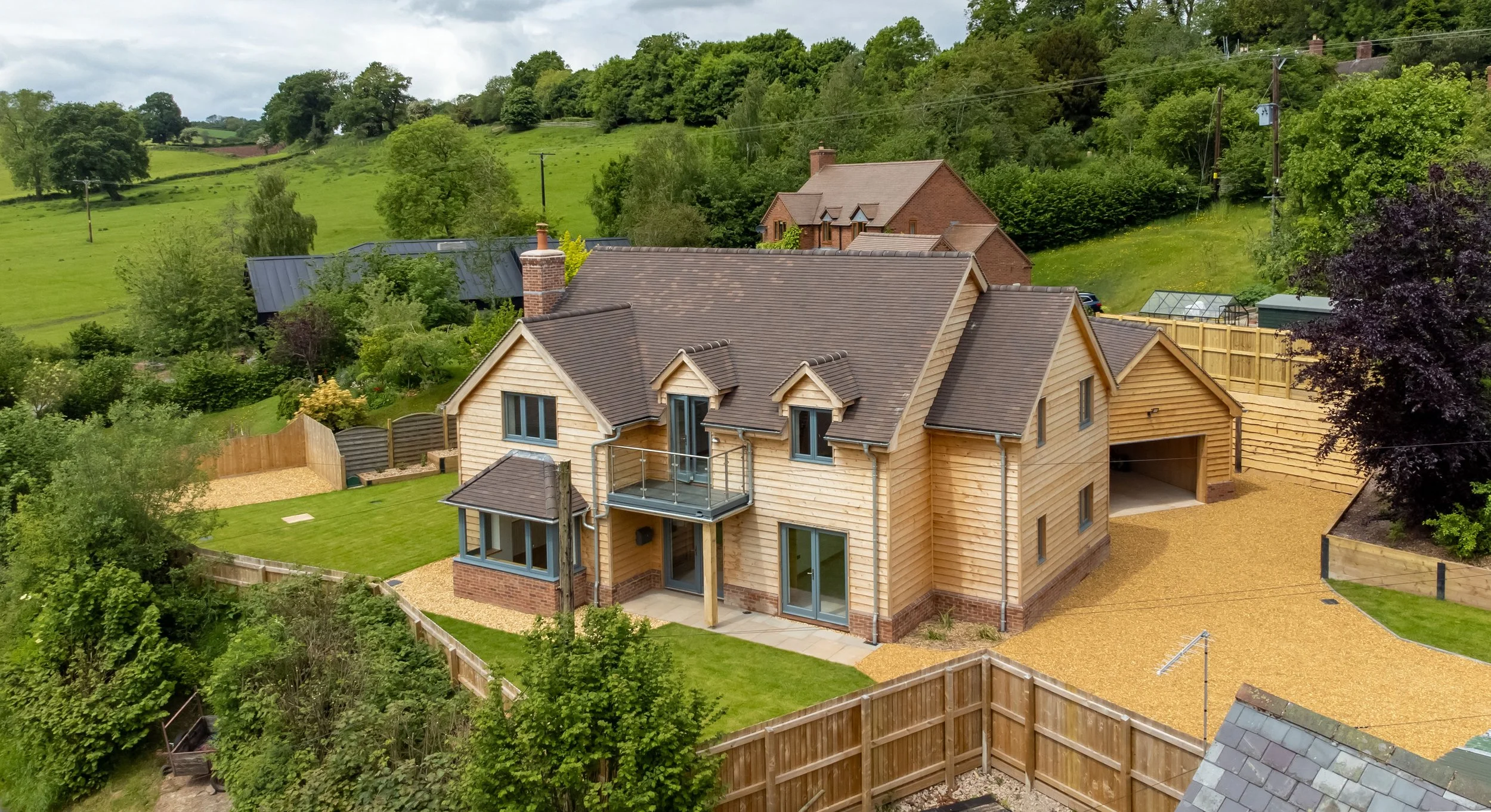 Hidden Hedges, Stoke St. Milborough, Ludlow, Shropshire, SY8 2EJ