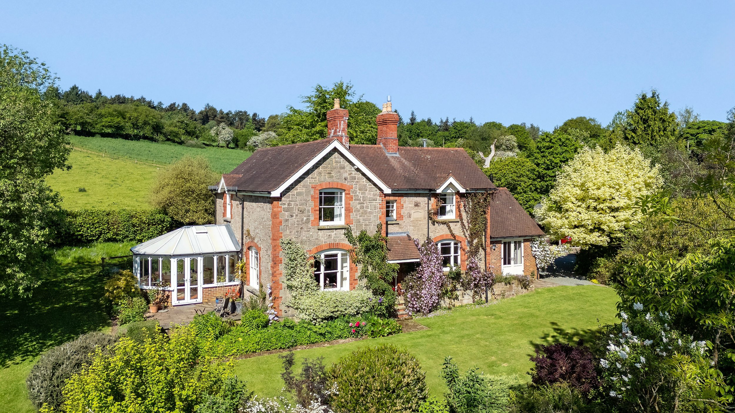 1073BlackVennHouse-01.jpeg