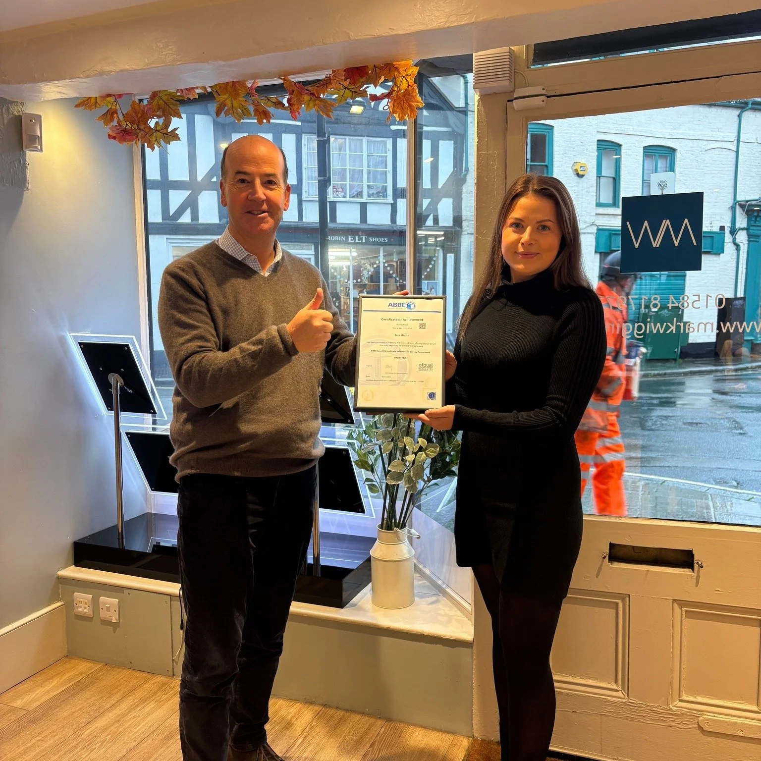 Many congratulations to Evie for achieving her ABBE Level 3 Certificate in Domestic Energy Assessment, a lot of hard work went in to it and we can now offer in-house EPC's! 🏡📚

https://www.markwiggin.co.uk/meet-the-team

#Property #EstateAgents #Lu