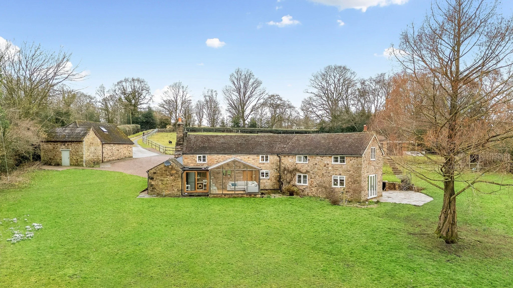 COMPLETED! 🏡✨

We are delighted to have completed of Linksfield Cottage, an idyllic detached country cottage situated within rural countryside sitting in 2 acres with a superb range of outbuildings.

https://www.markwiggin.co.uk/under-offer/linksfie