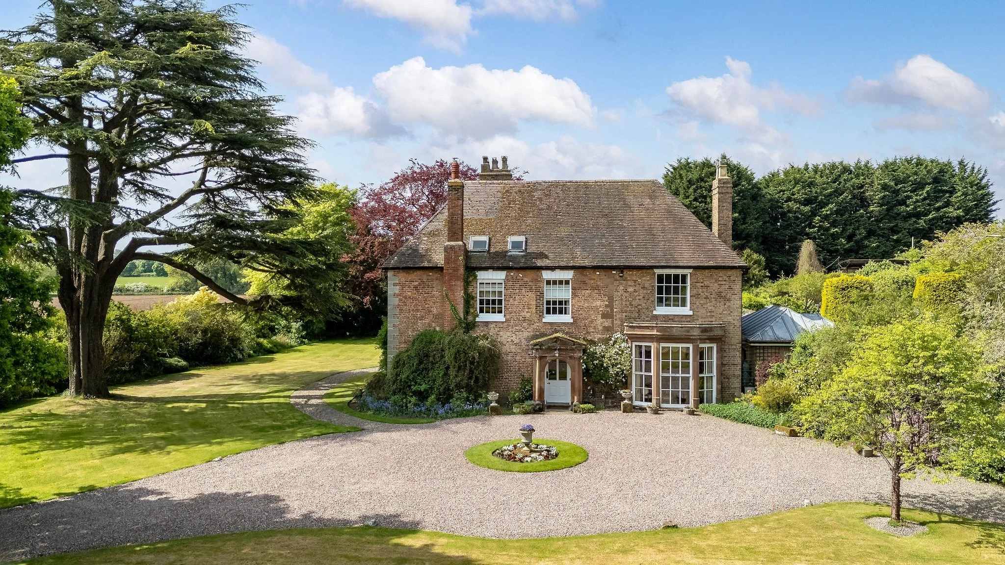 COMPLETED! 🏡✨

We are delighted to have exchanged and completed on Brockton Court, A beautiful country house sitting in 4.5 acres of idyllic gardens and grounds with outbuildings and a cottage.

Guide price - &pound;1,700,000

https://www.markwiggin