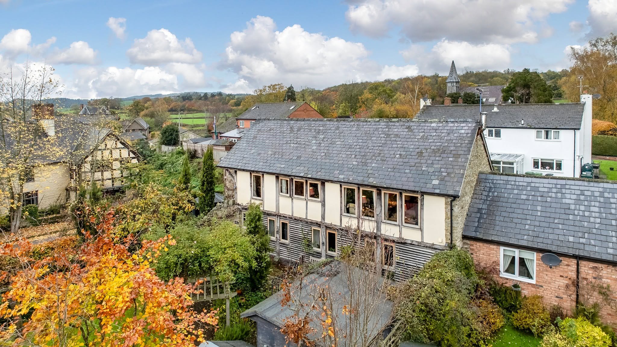 NEW LAUNCH! 🏡✨

Moon House, Lucton, Leominster, Herefordshire, HR6 9PQ

Guide Price - &pound;595,000

A wonderfully characterful converted 4 bedroom Granary with open plan reception room on the first floor, circular library and landscaped gardens. 
