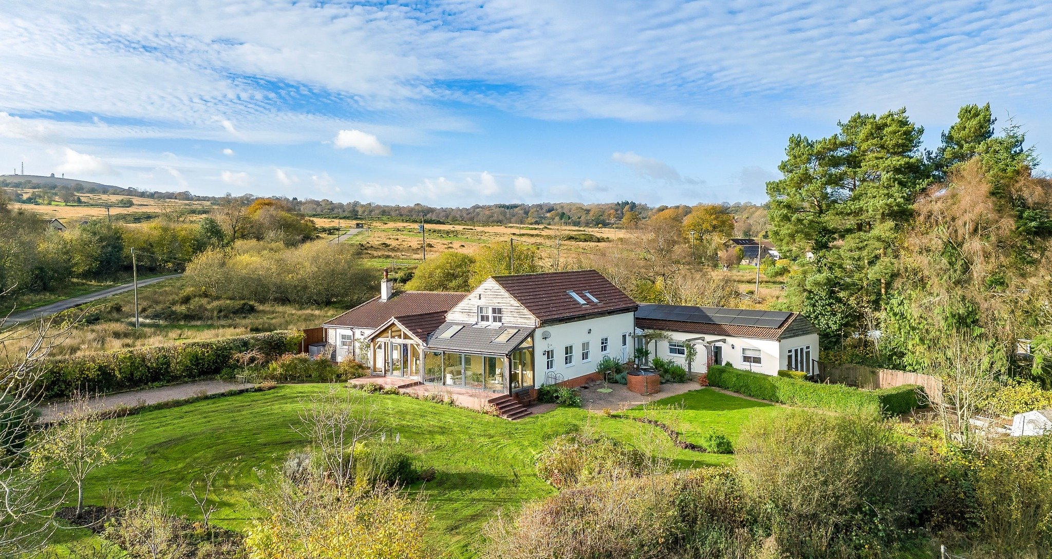 COMPLETED! 🏡🗝

We are delighted to have completed on Wellingsford House - A distinguished country residence, blending timeless elegance with modern luxury, with over 3,400 sq ft of flexible accommodation and half an acre of landscaped gardens.

Gui