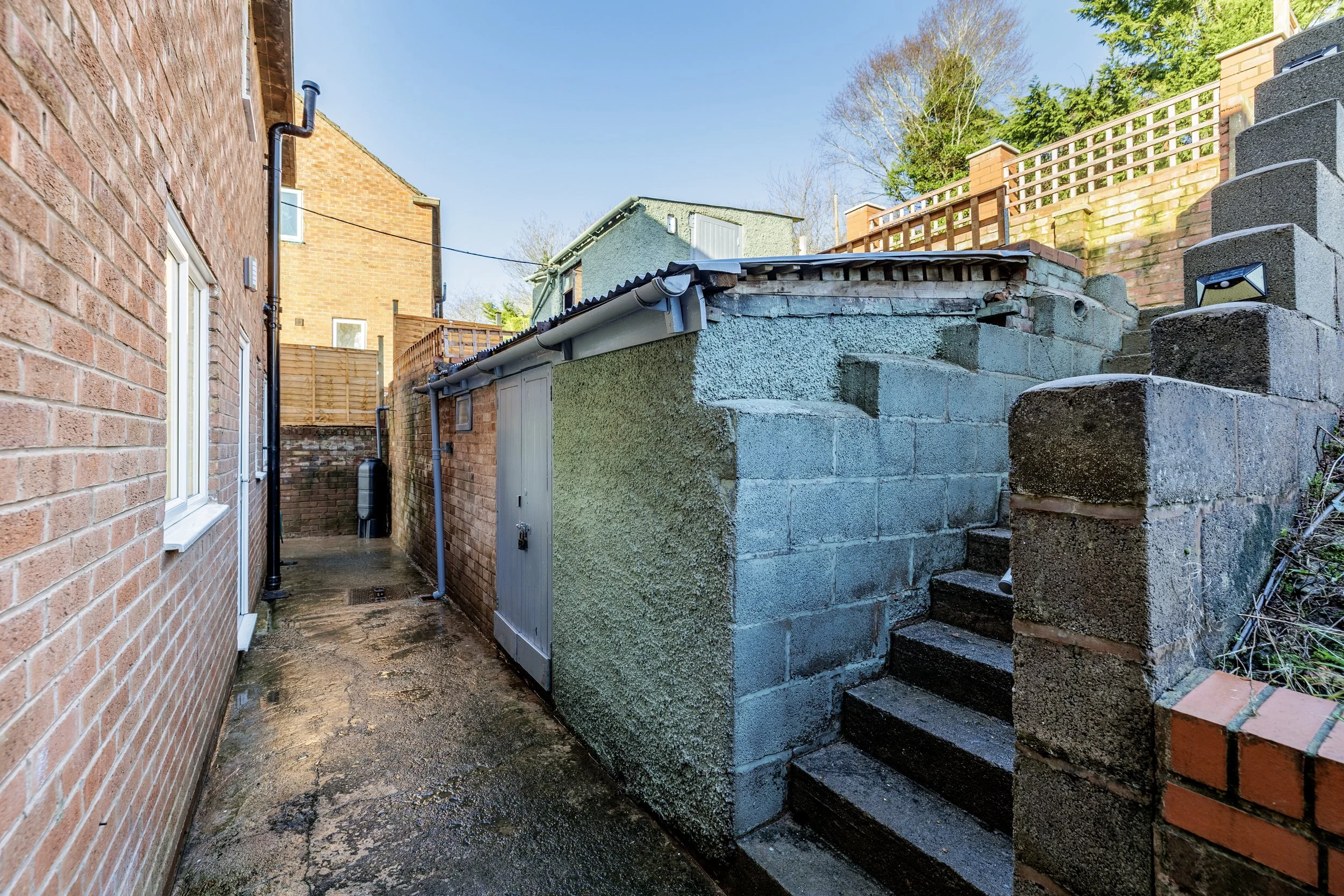 mw2026-04-9 housman crescent-08.jpg