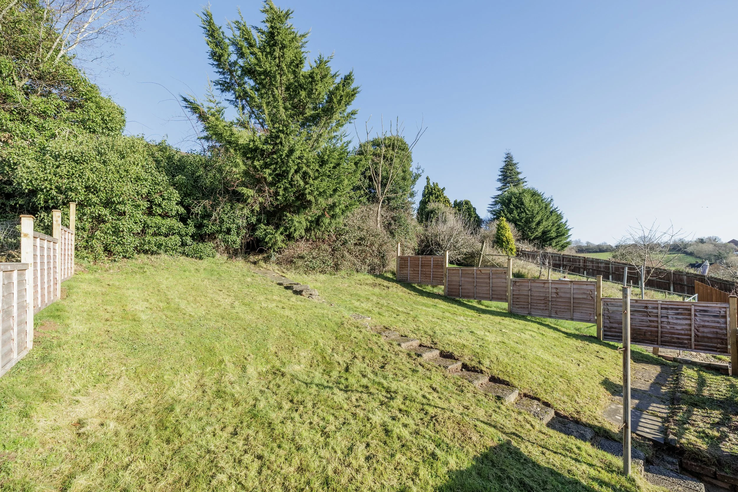 mw2026-04-9 housman crescent-10.jpg