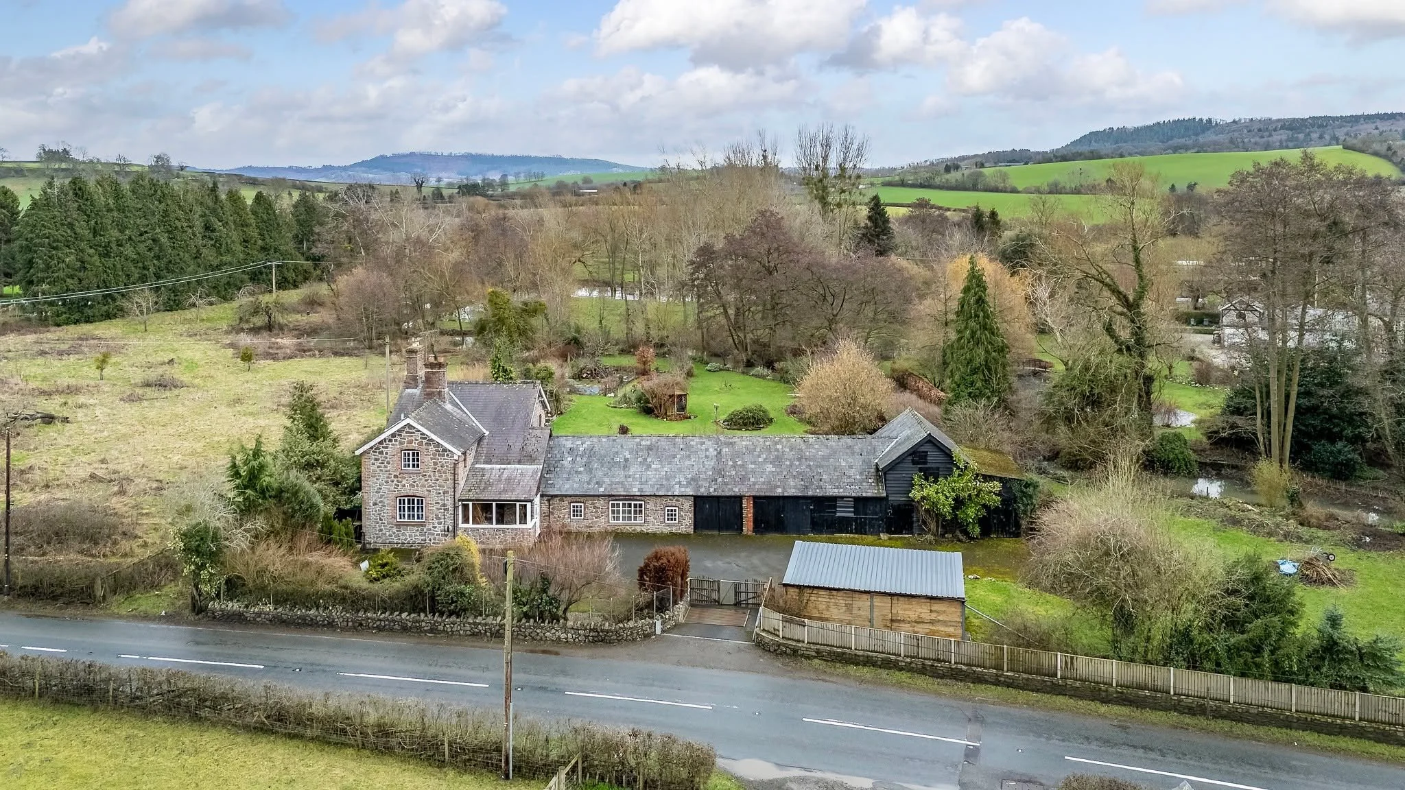NEW PROPERTY! 🏡

Old Smithy, Walford, Leintwardine, Craven Arms, Herefordshire, SY7 0JT

Guide price - &pound;500,000

A 3 bedroom stone cottage with the potential to extend and modernise, with large garden, workshops, garage and carport.

#Property