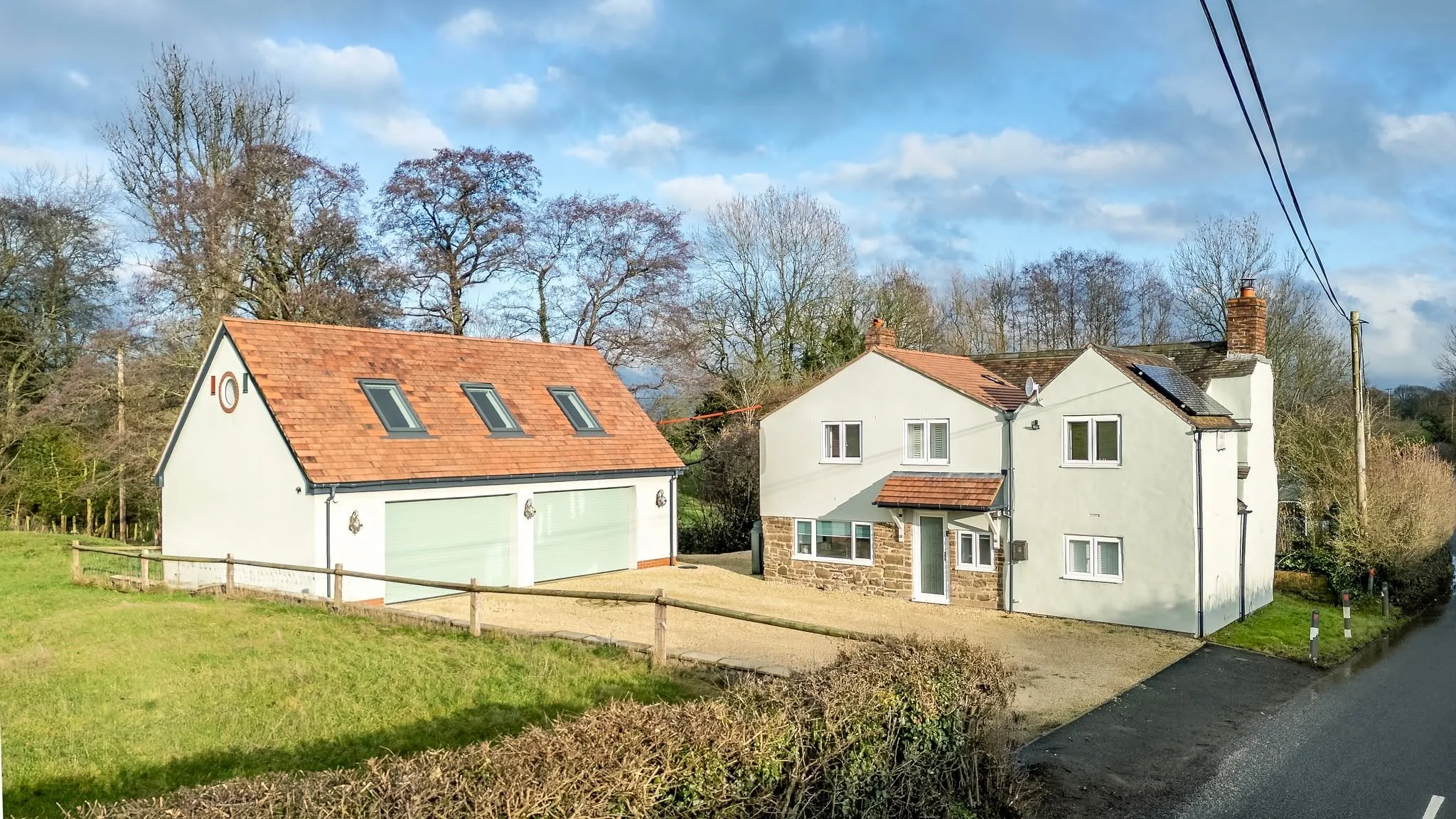 NEW LAUNCH! 🏡✨

Brook House, Wall Bank, Wall-under-Heywood, Church Stretton, Shropshire, SY6 7DR

Brook House is a beautifully finished 4-bedroom cottage with superb outbuilding and large garden occupying an idyllic rural setting.

Guide price - &po