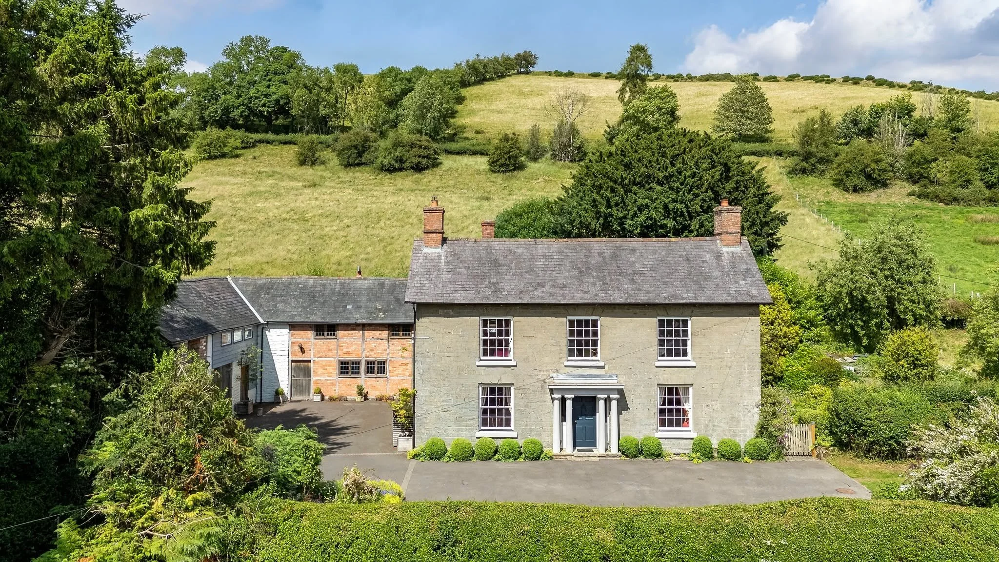 EXCHANGED! 🔑

Some of last weeks exchanges, both vendor and purchasers delighted to keep these across the line. 

If you are thinking of selling, please do not hesitate to contact us on 01584 817977 or fill the Market Appraisal form out on www.markw