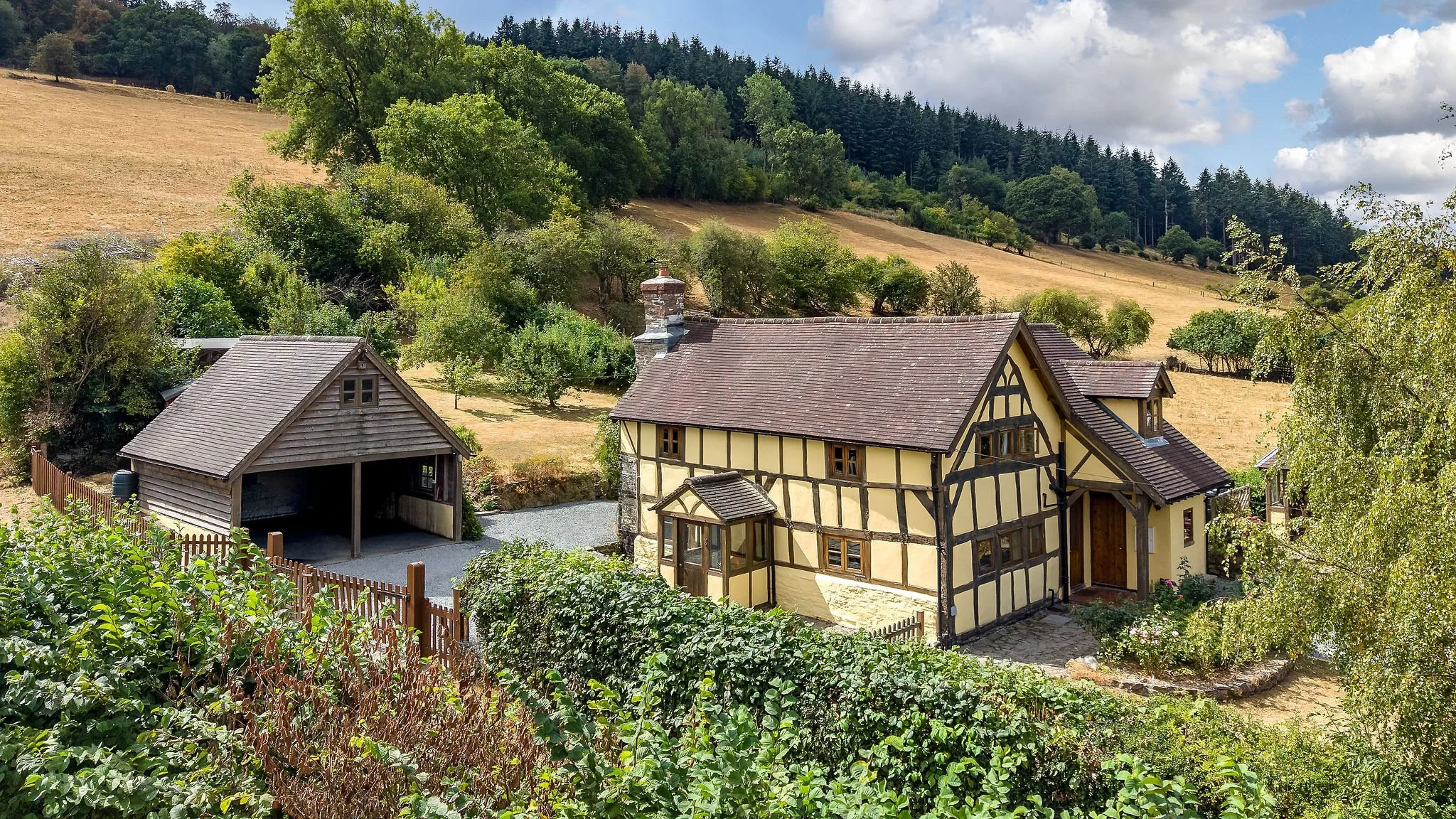 MW2026-63-CwmLaneCottage-007.jpg