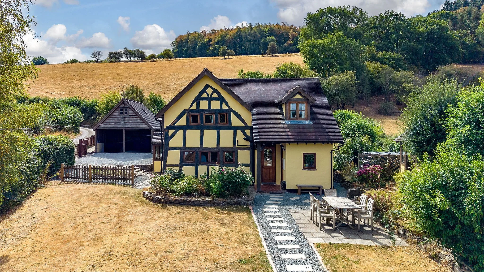 MW2026-63-CwmLaneCottage-011.jpg