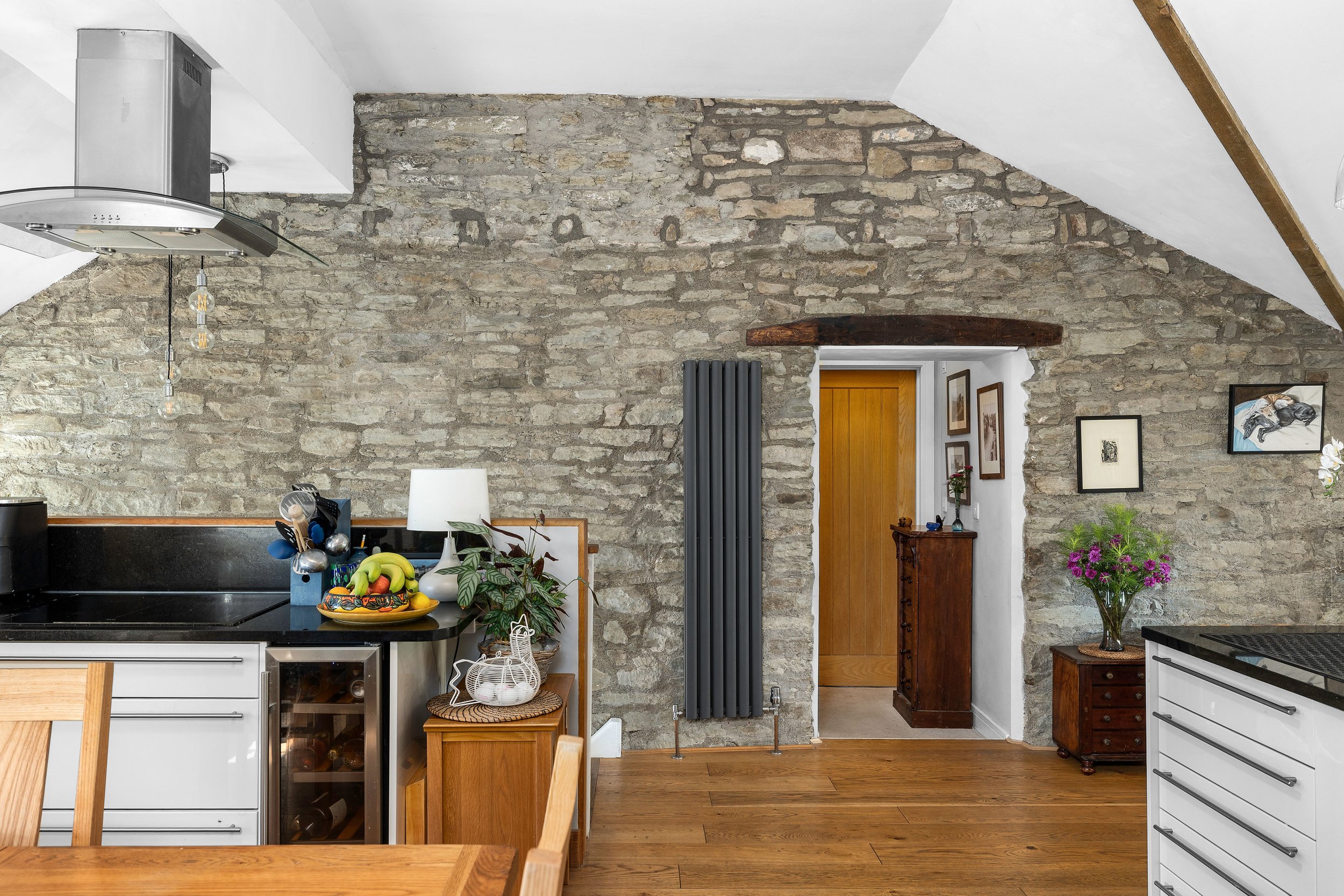 MW2026-74-TheCoachHouse,-022.jpg