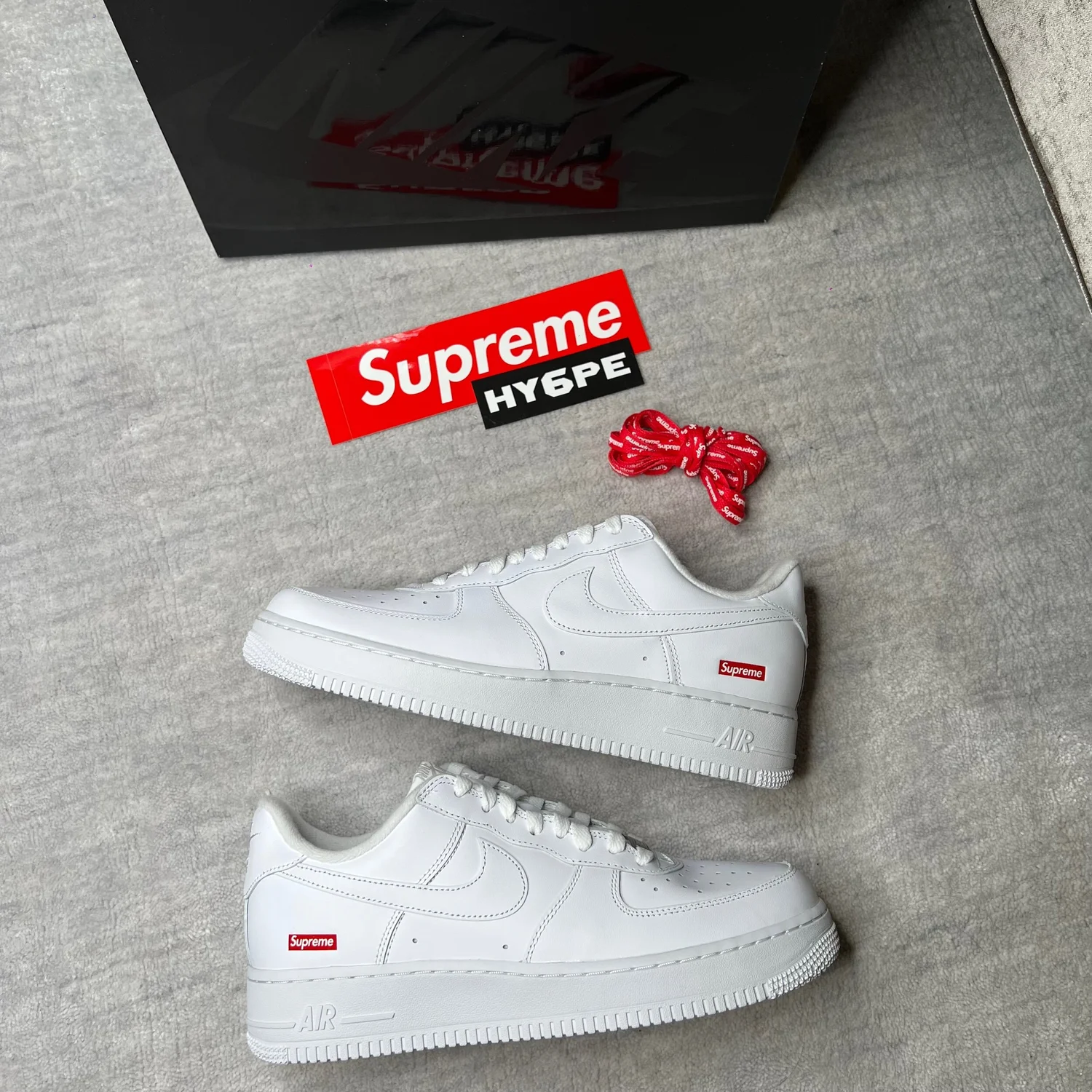 Senador ingresos Endurecer Supreme Air Force 1<br/>Supreme Air Force 1White Comes with Red Supreme  Laces <br/>Hype6ix — Hype6ix