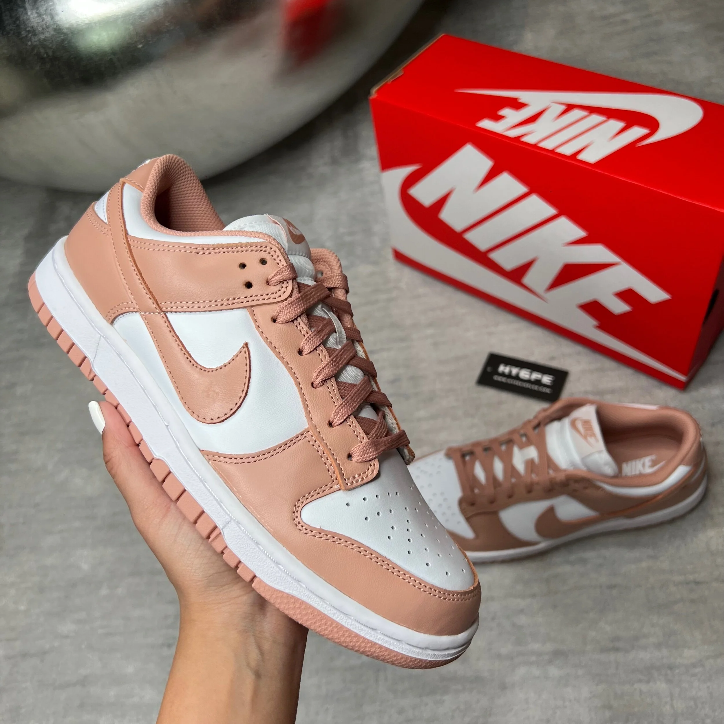 Nike sb dunk low peach hotsell