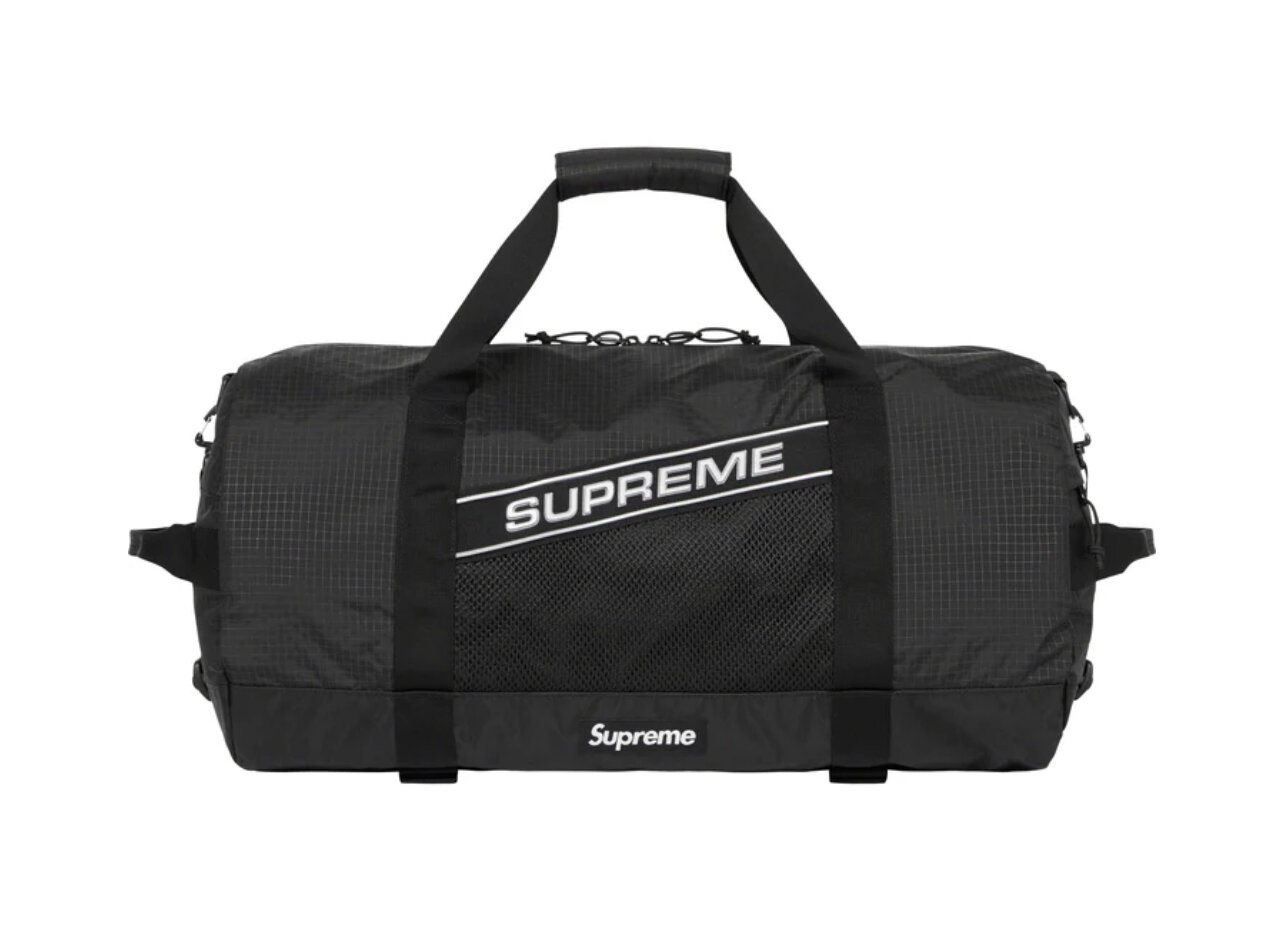 Supreme Black Duffle Bag
Supreme Black Duffle BagReflective Logo&nbsp;
bag, black, large, supreme, reflective, box logo, tote, duffle, logo
Hype6ix