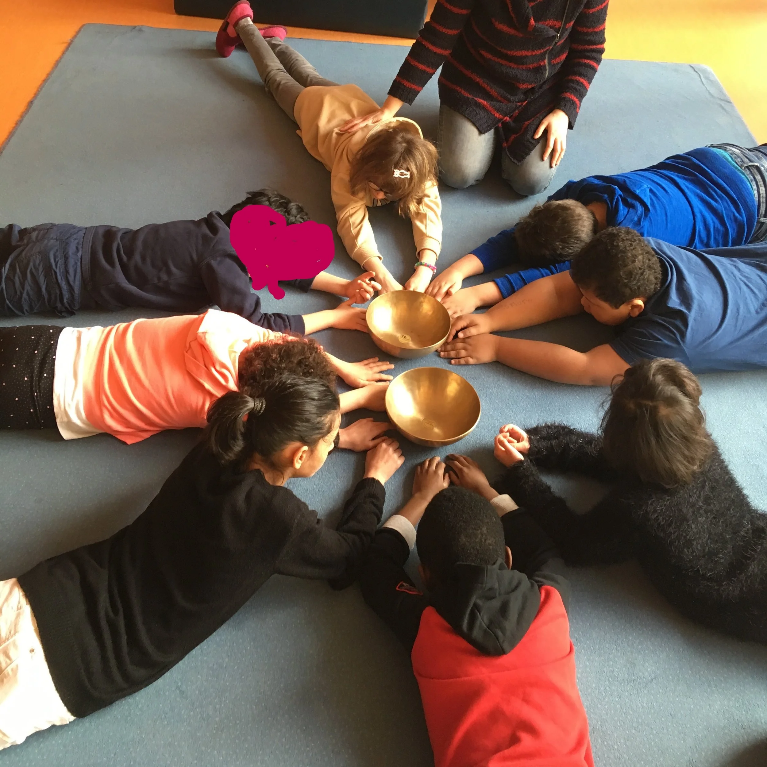 Extern: Yoga & Klang – inklusiv gedacht