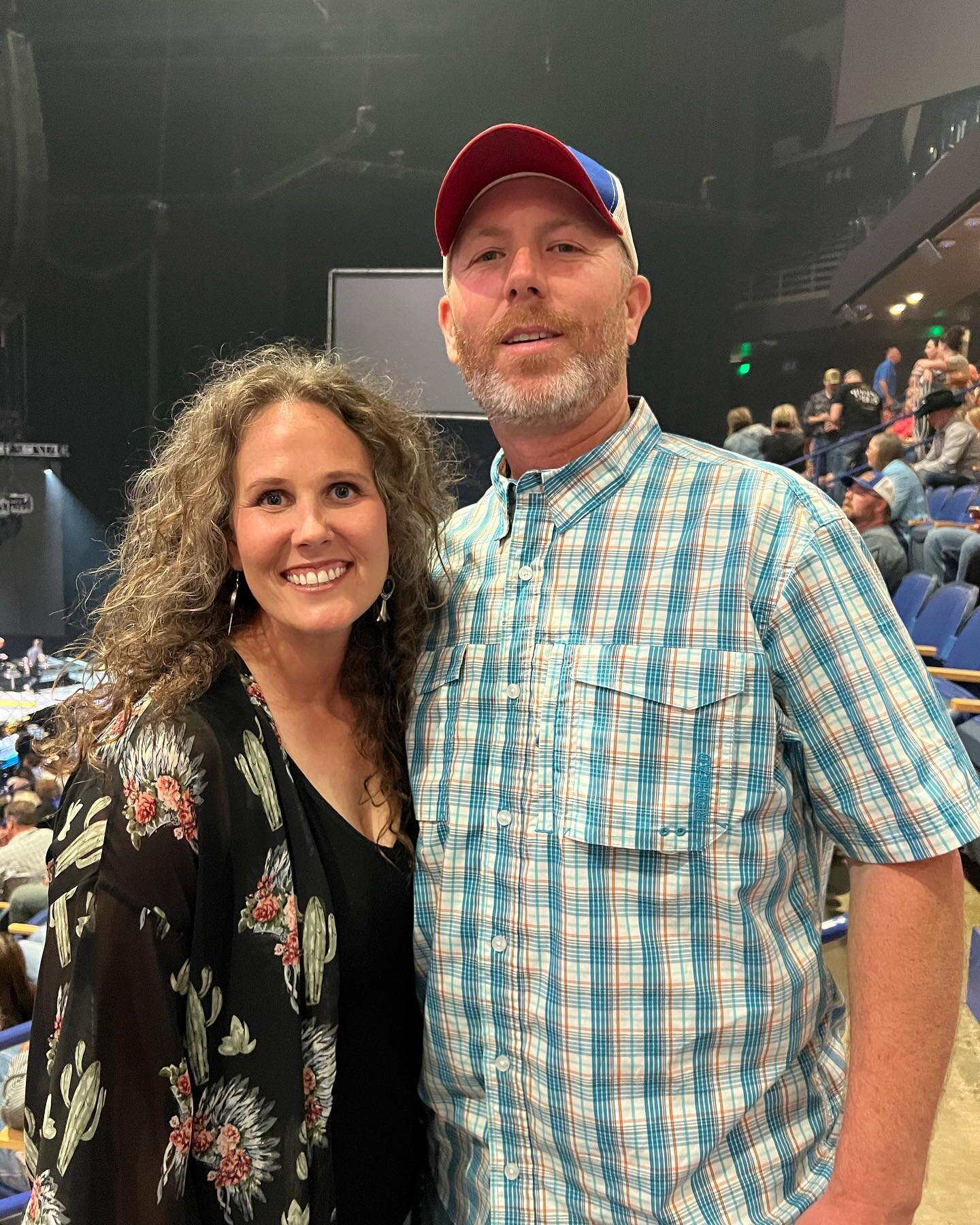 Brooks and Dunn made all our 90&rsquo;s country dreams come true tonight! They. Were. FANTASTIC!! My dates were pretty great too 😊. It&rsquo;s a parenting win when your 14 year old know every word to all the Brooks and Dunn songs.
Such a fun night!