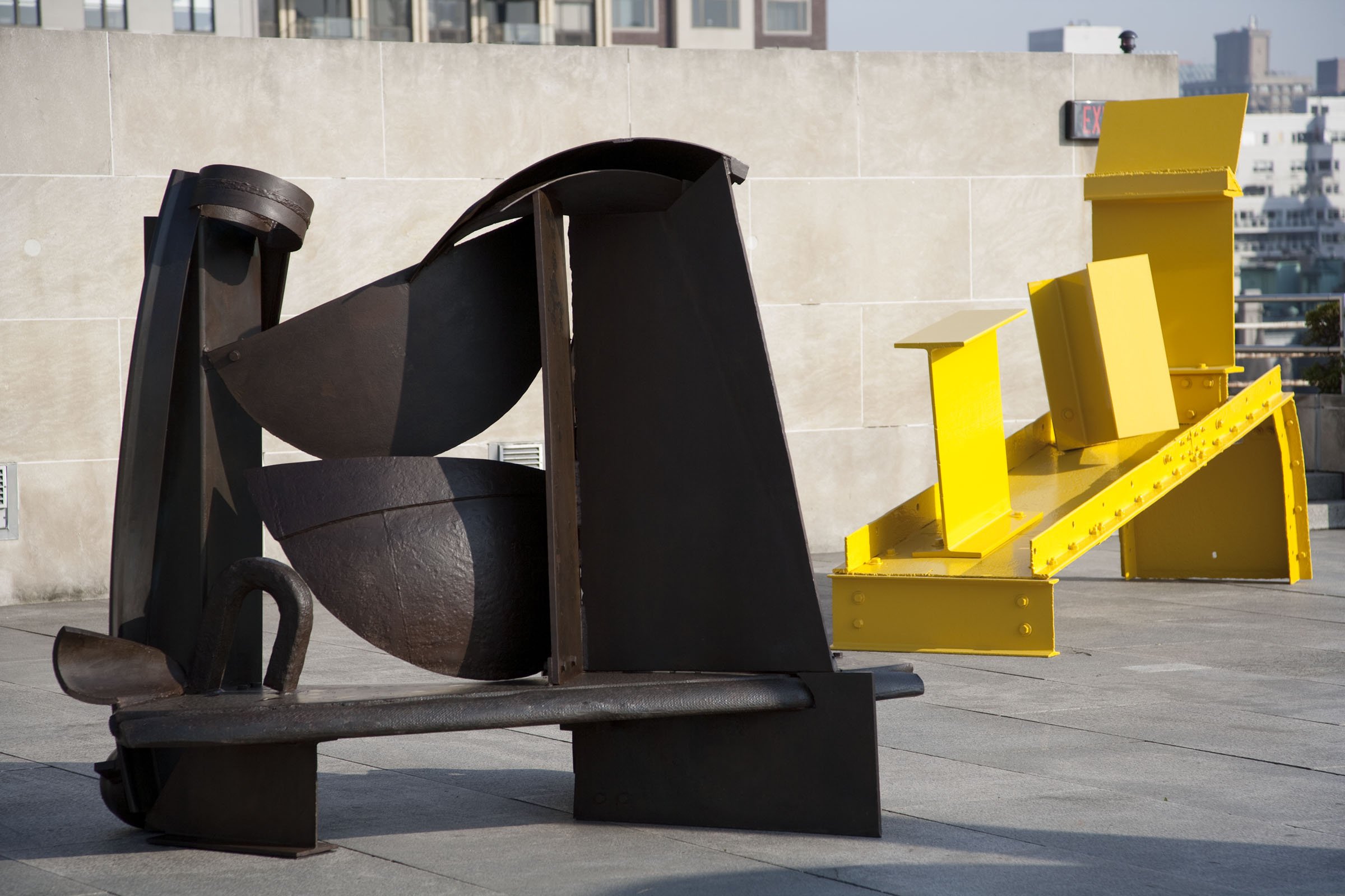 Anthony Caro on The Roof at The Met (rooftop display), New York, USA, 2011. Photo credit: Wilson Santiago. Copyright: Anthony Caro Centre and Metropolitan Museum of Art.