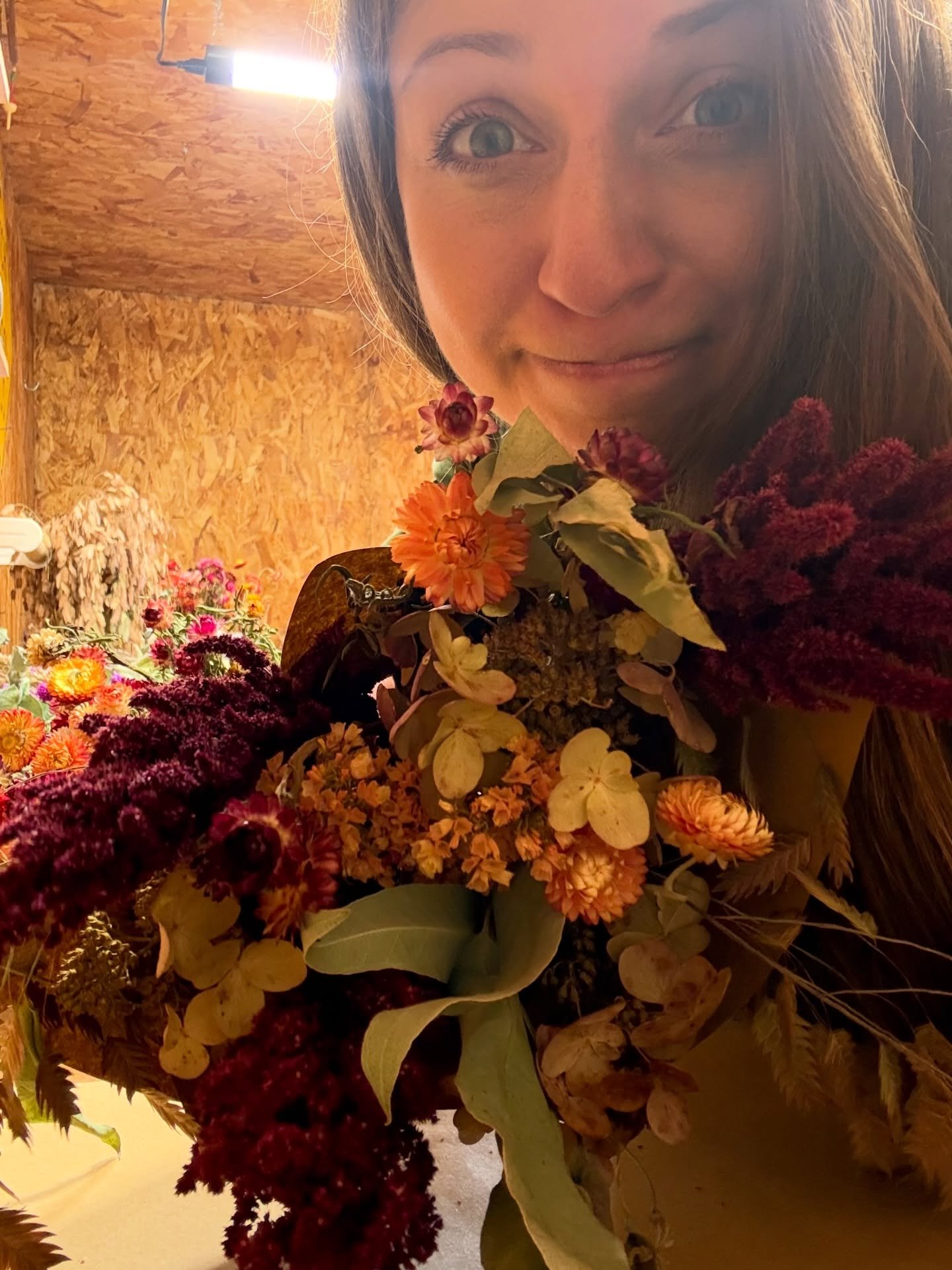 First flower designs for 2026! Designing with flowers brings me so much joy!🌼✨

#gatherlocal #flowerfarm #flowers #driedflowers