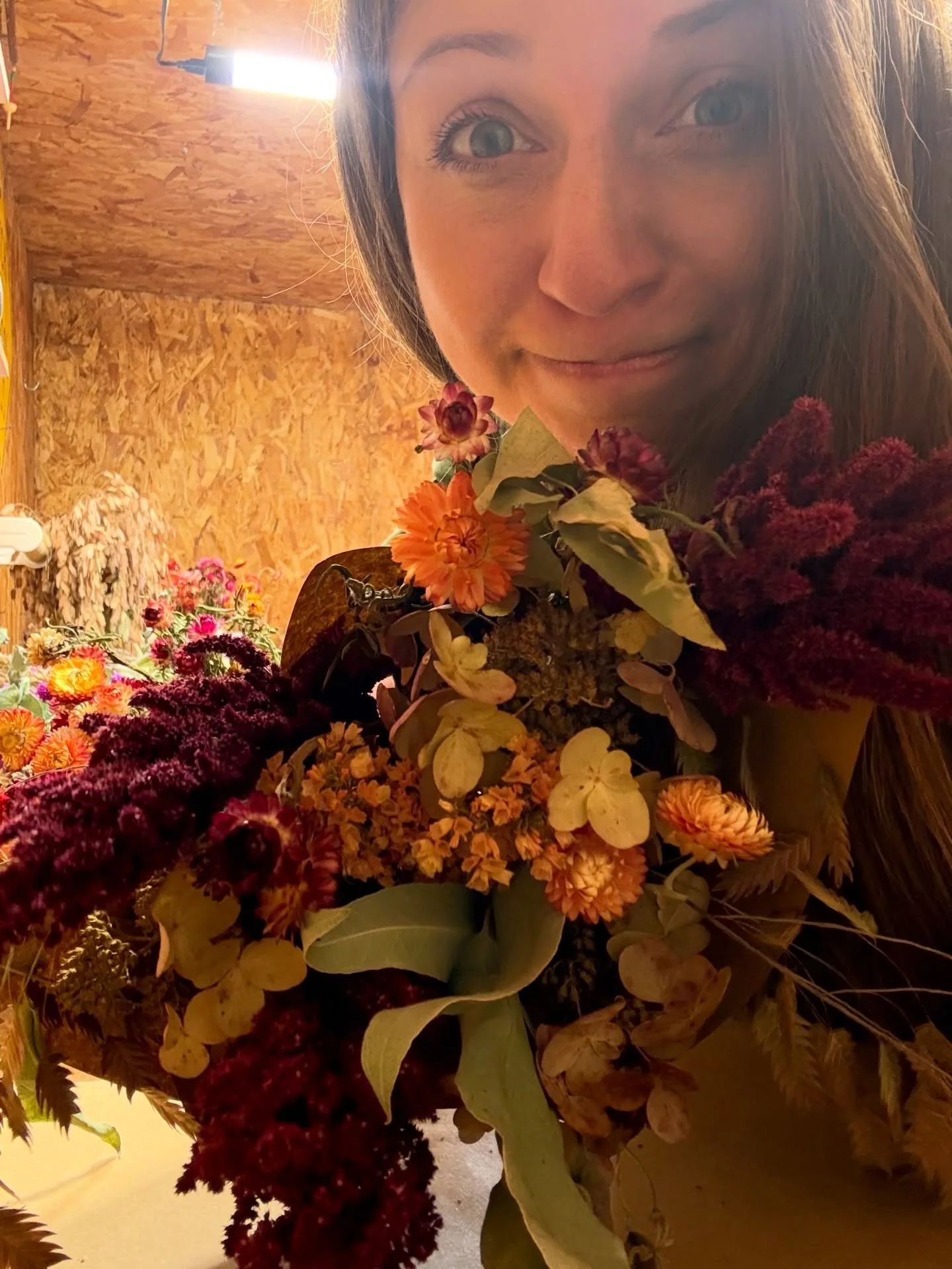 First flower designs for 2026! Designing with flowers brings me so much joy!🌼✨

#gatherlocal #flowerfarm #flowers #driedflowers