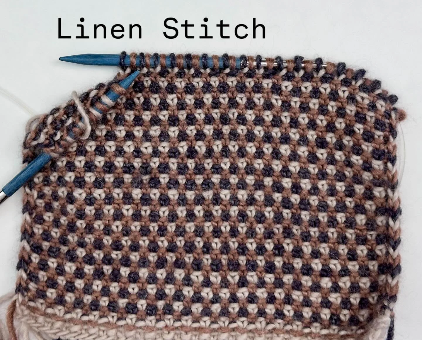 Three colors (one at a time), 2 rows and 2 stitches repeat and you get this beauty. 
@junipermoonfarm @lykkemakehappy #slipstitch #knitwithlove #knittersgonnaknit #knittwear #fainagoberstein