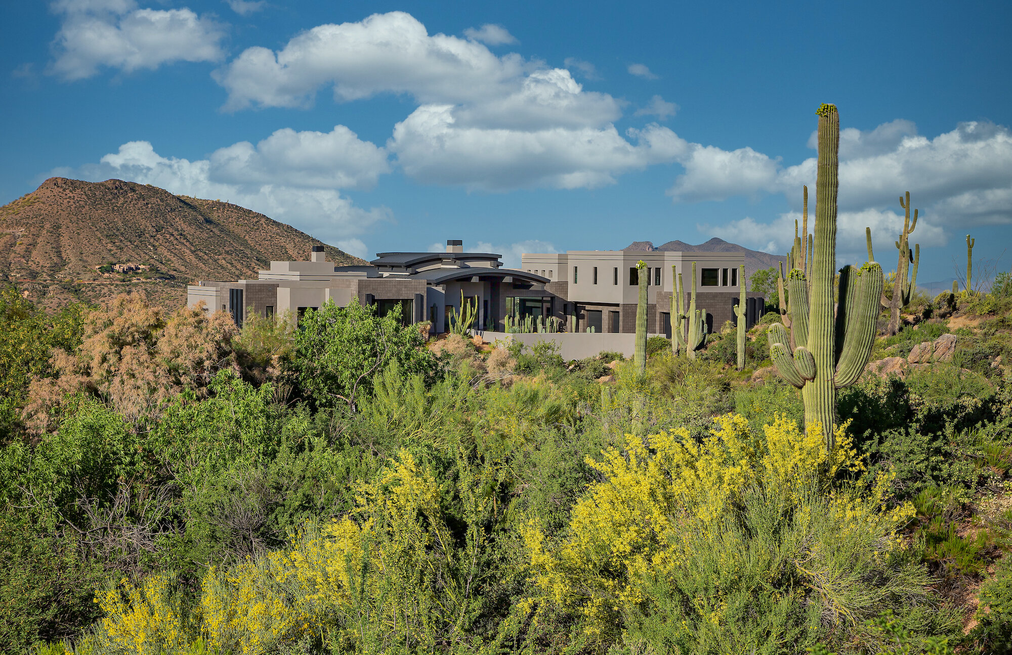 1 A custom modern home in Scottsdale - 02.jpeg