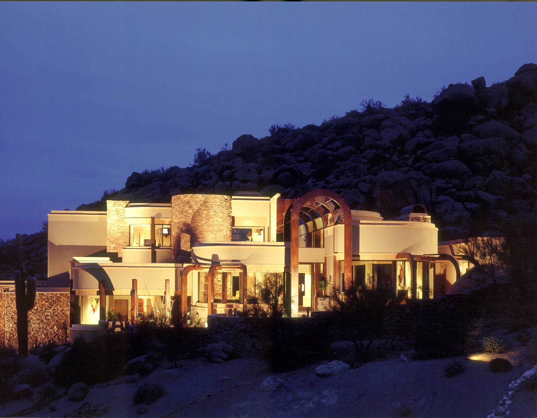 3 A custom modern home in Scottsdale - 01.jpg