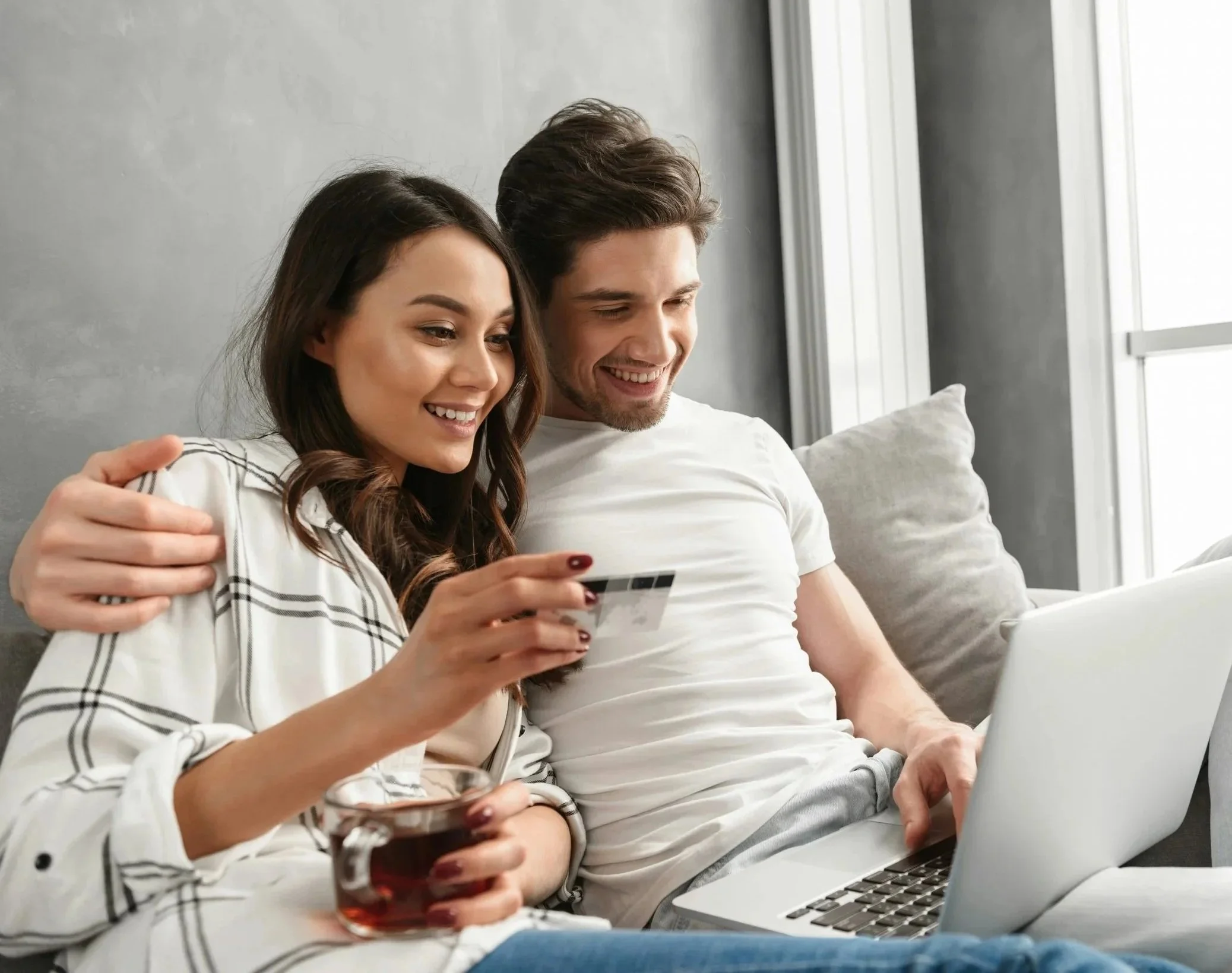 Arquitectura de captación para investigación bancaria internacional B2C y B2B.