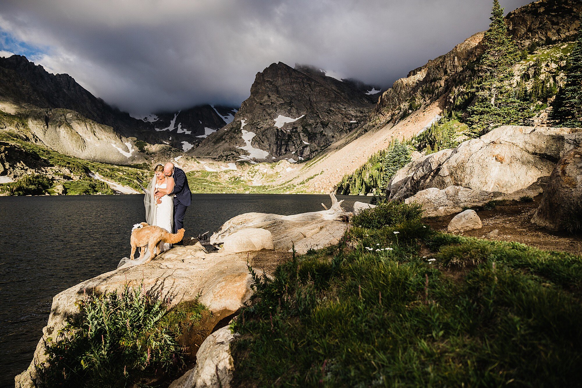 Colorado Elopement | Dog-Friendly Hiking Elopement at Sunrise