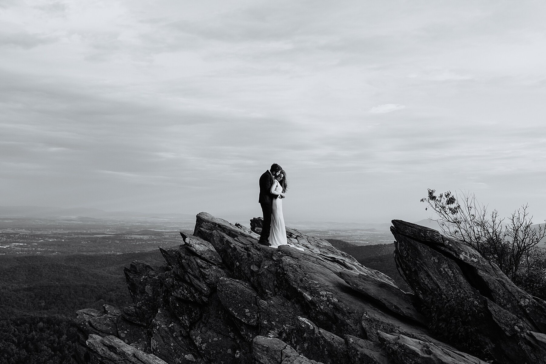 Blue Ridge Mountains Elopement at Sunrise | Destination Elopement Photographer | Vow of the Wild