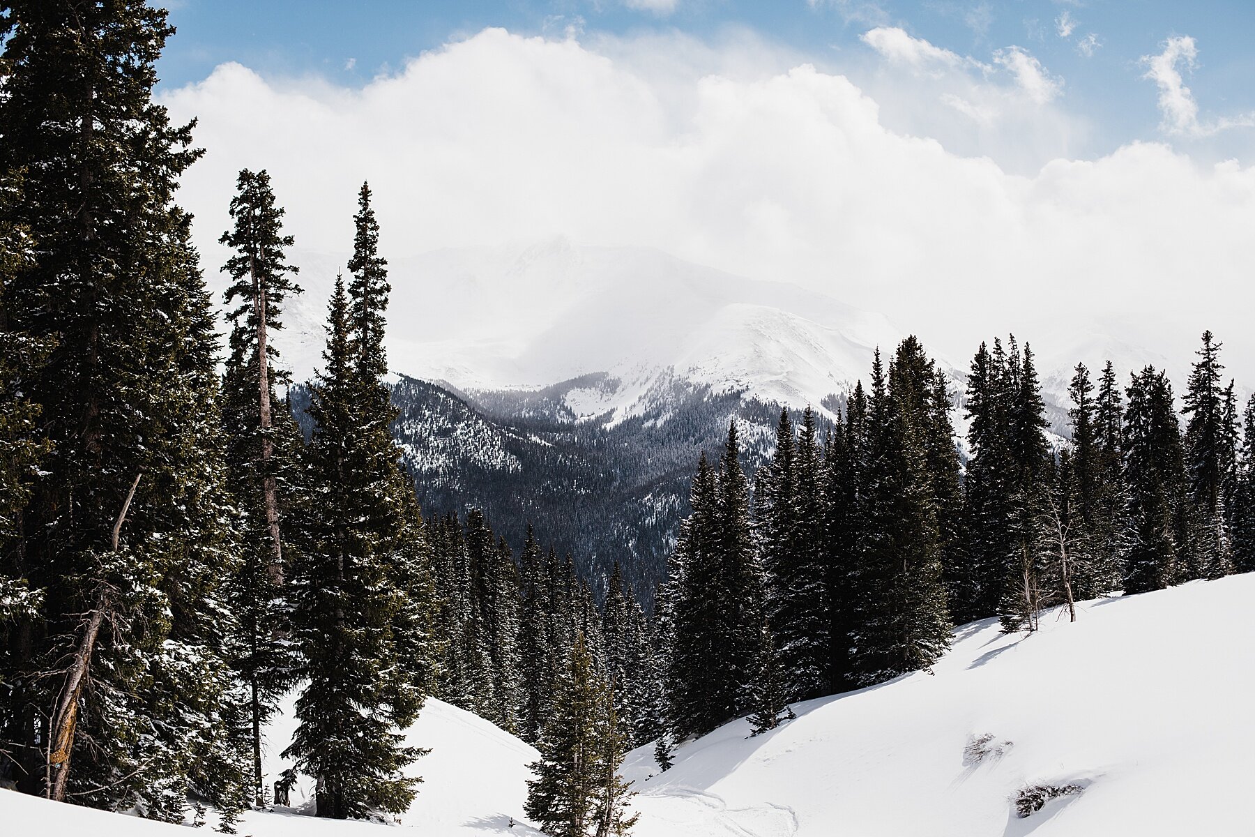 Colorado Winter Hiking Elopement | Colorado Elopement Photograph