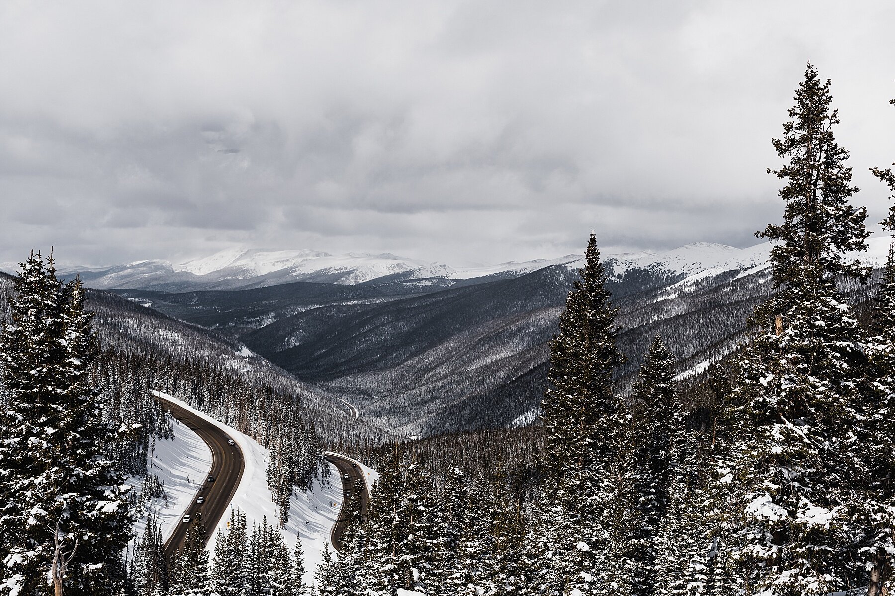 Colorado Winter Hiking Elopement | Colorado Elopement Photograph