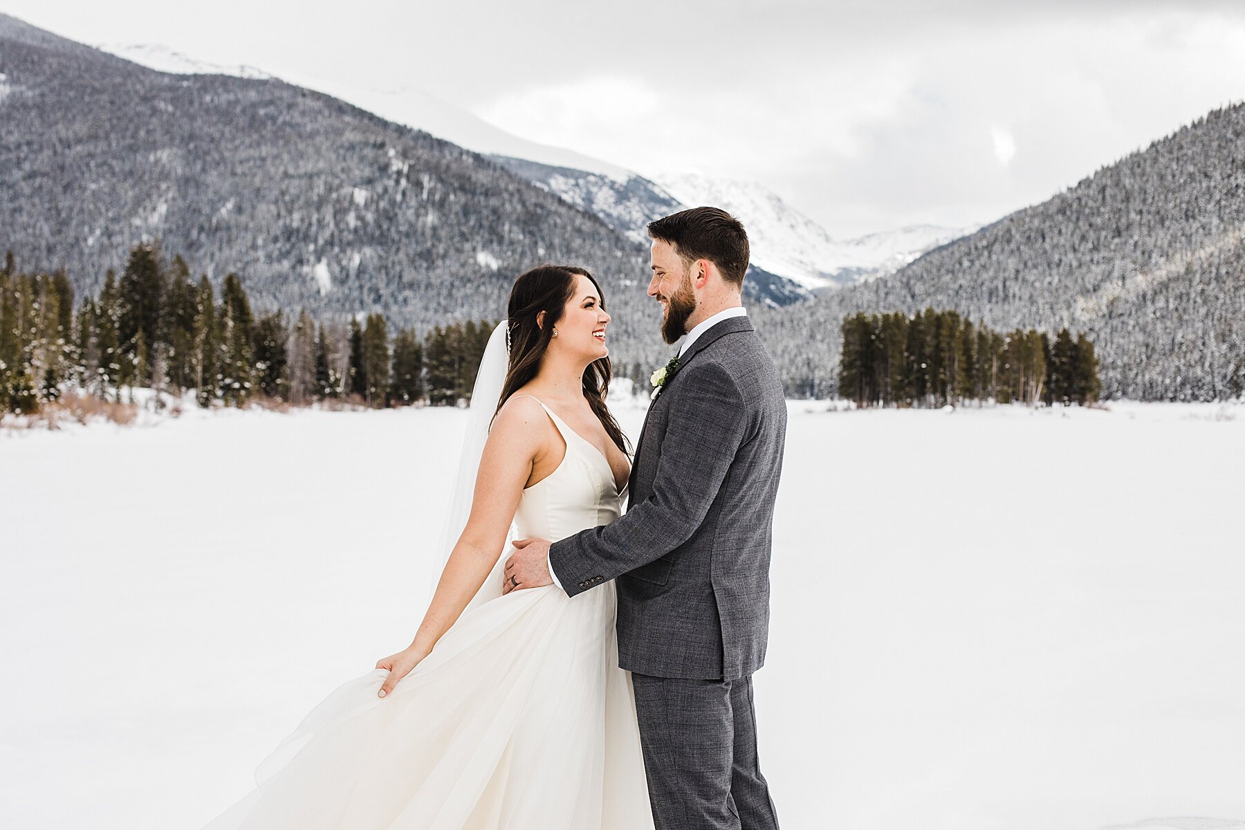 Colorado Winter Hiking Elopement | Colorado Elopement Photograph