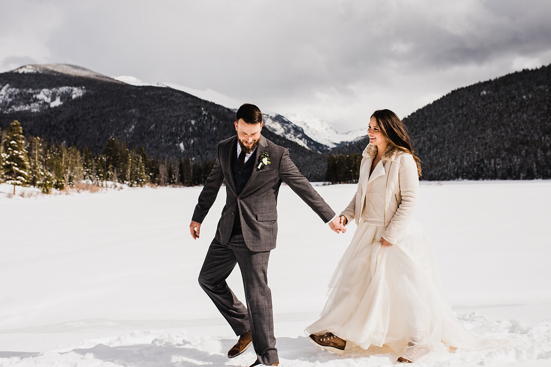 Colorado Winter Hiking Elopement | Colorado Elopement Photograph