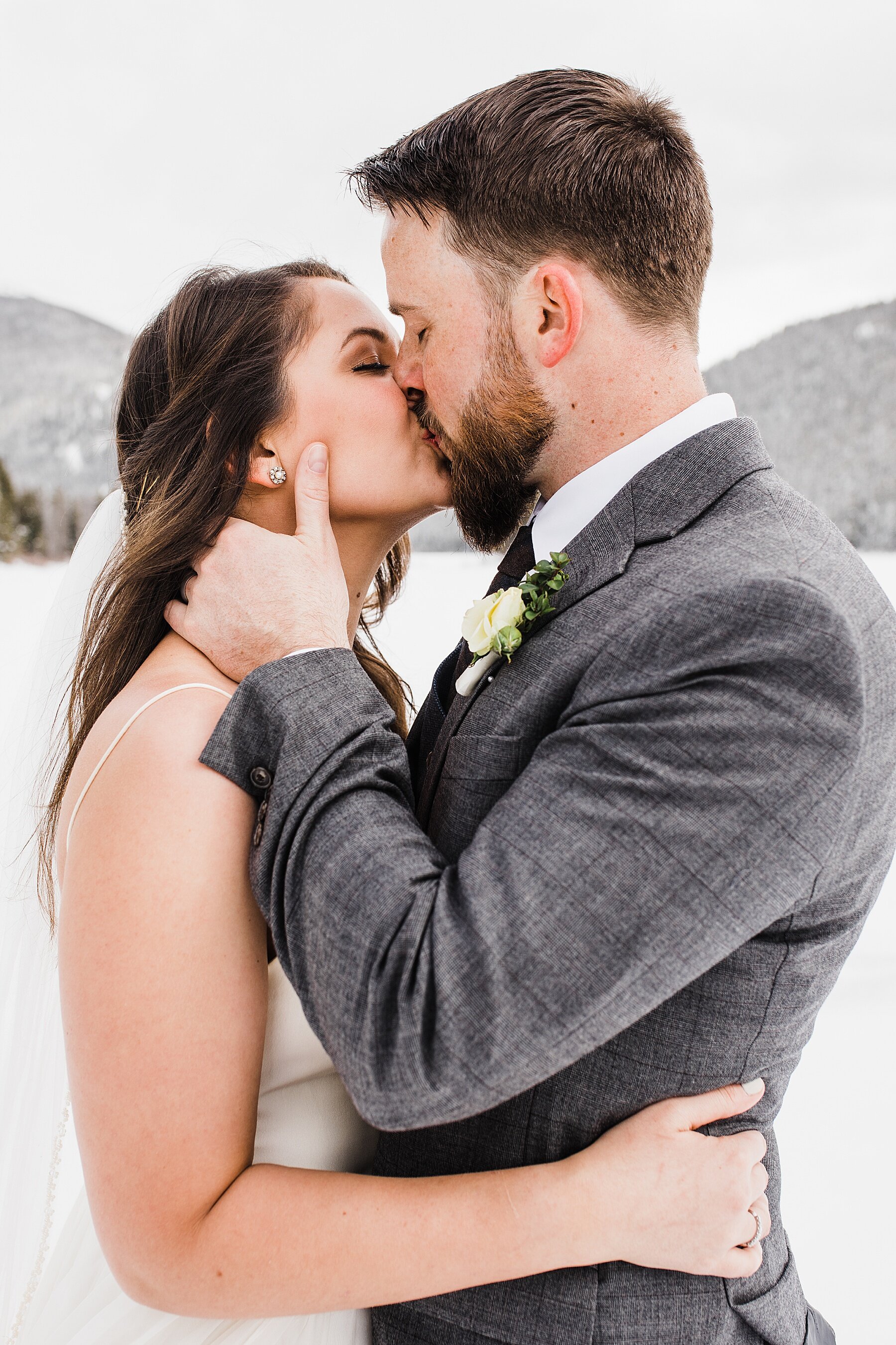 Colorado Winter Hiking Elopement | Colorado Elopement Photograph