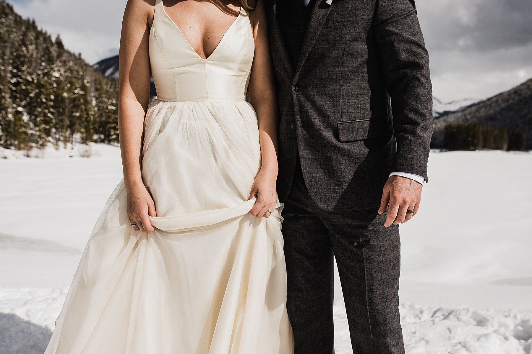 Colorado Winter Hiking Elopement | Colorado Elopement Photograph