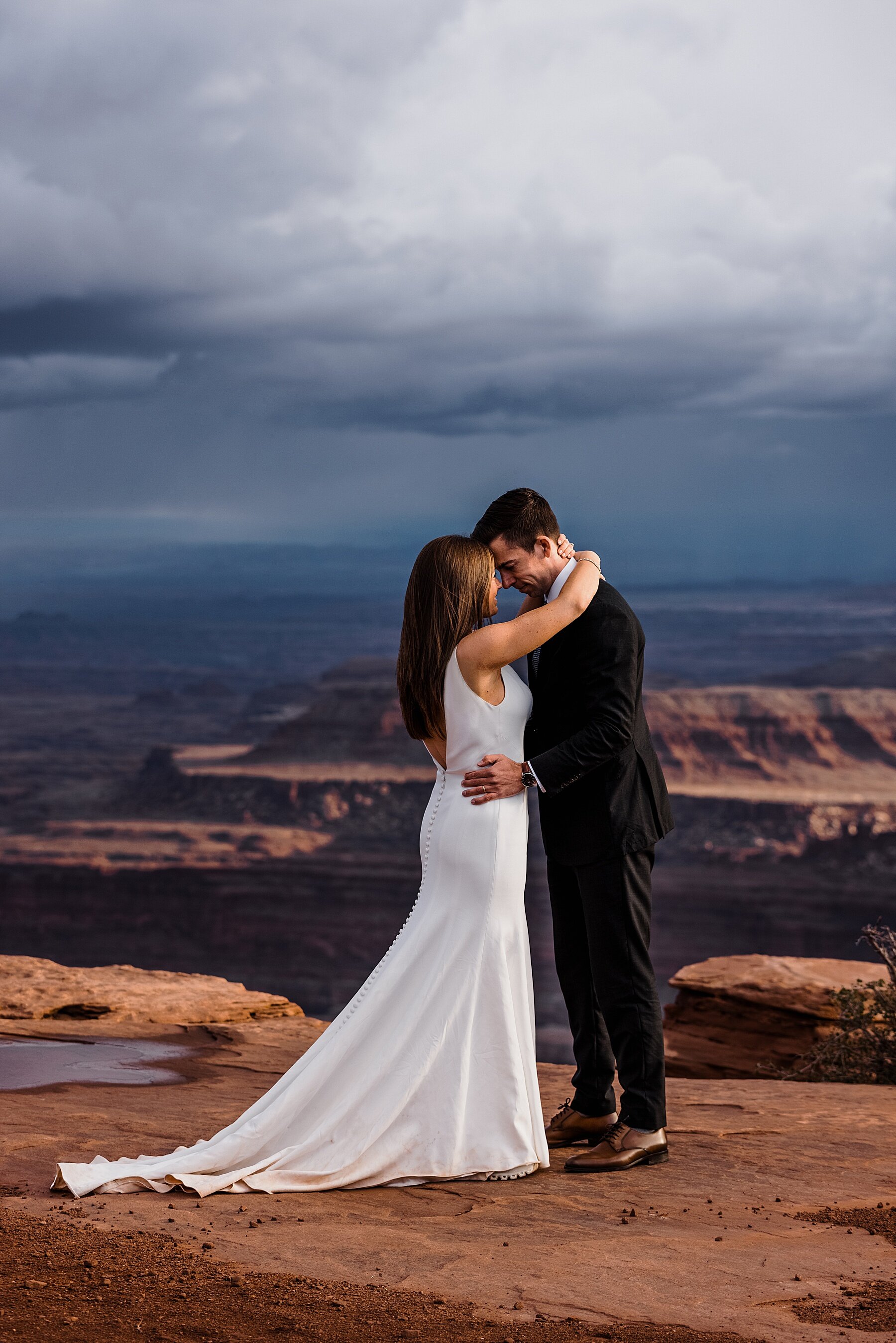 Sunset Elopement in Dead Horse Point State Park | Moab Elopement