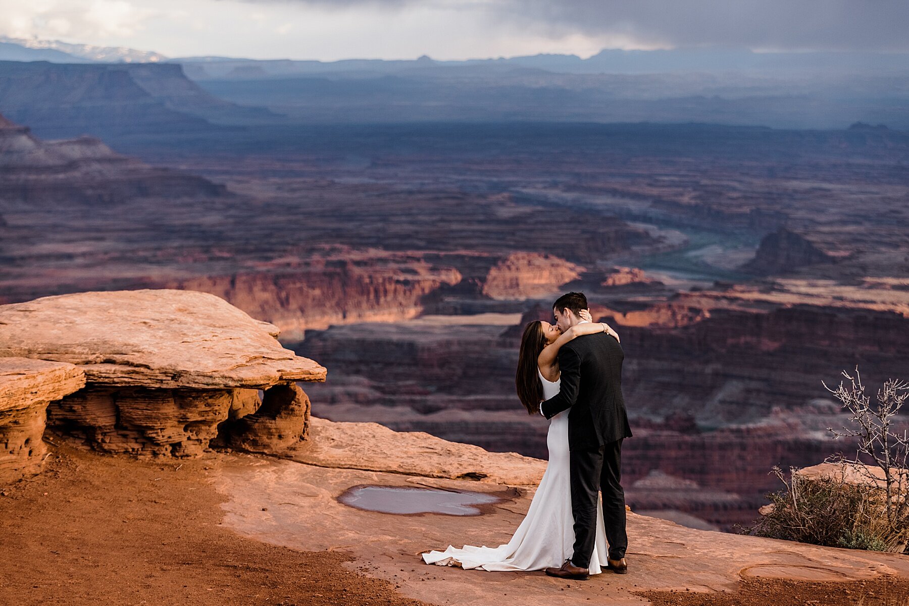 Sunset Elopement in Dead Horse Point State Park | Moab Elopement