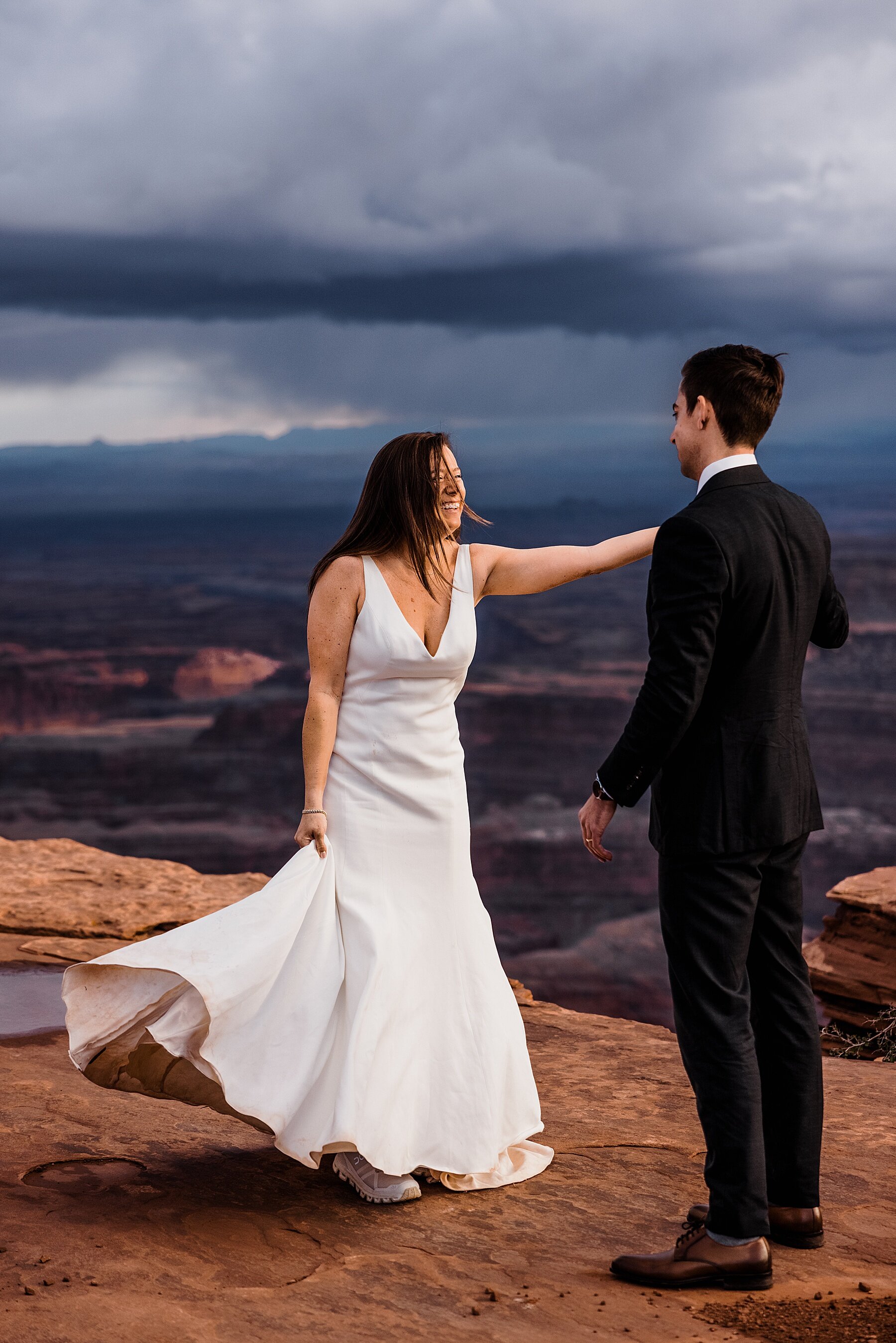 Sunset Elopement in Dead Horse Point State Park | Moab Elopement