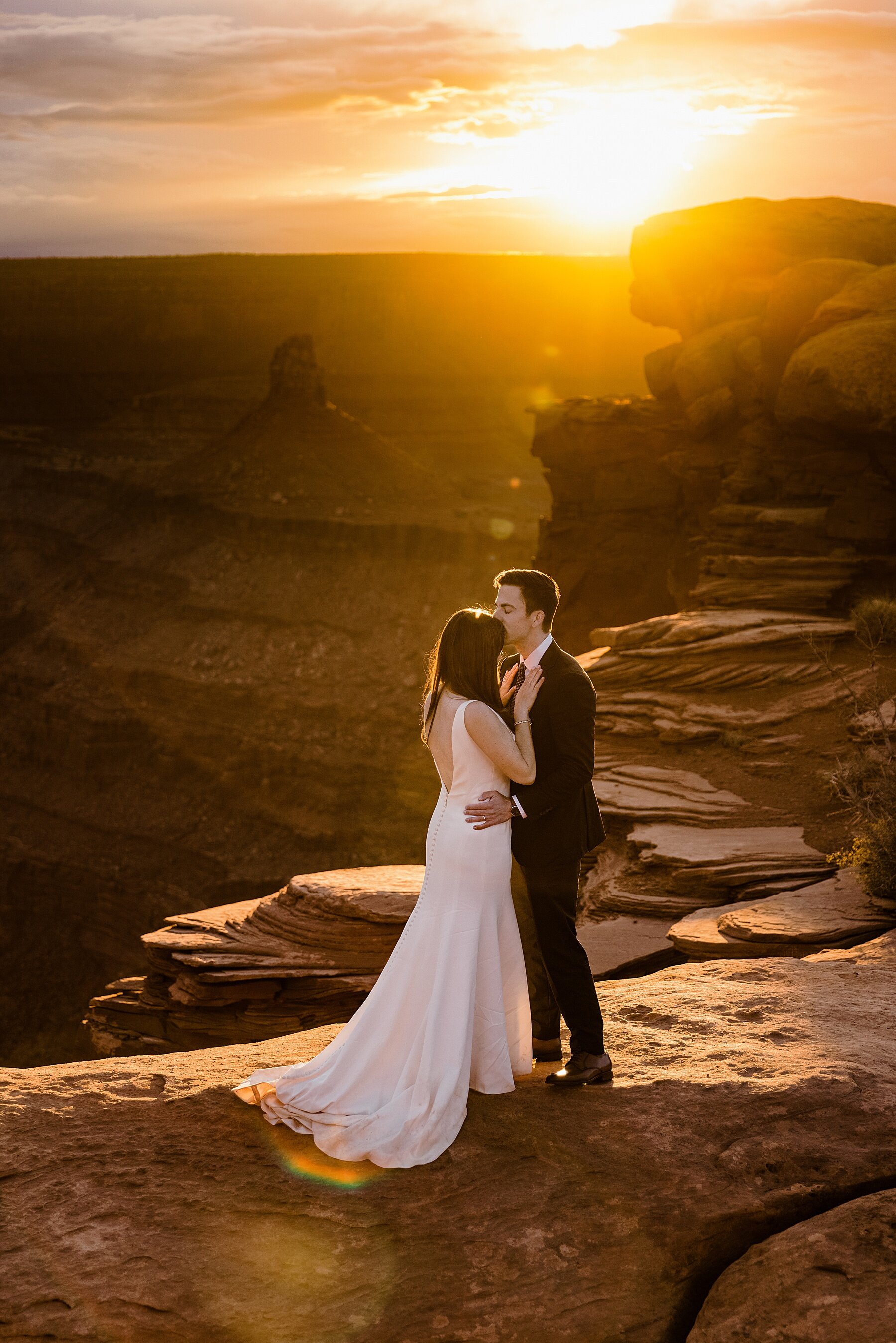 Sunset Elopement in Dead Horse Point State Park | Moab Elopement