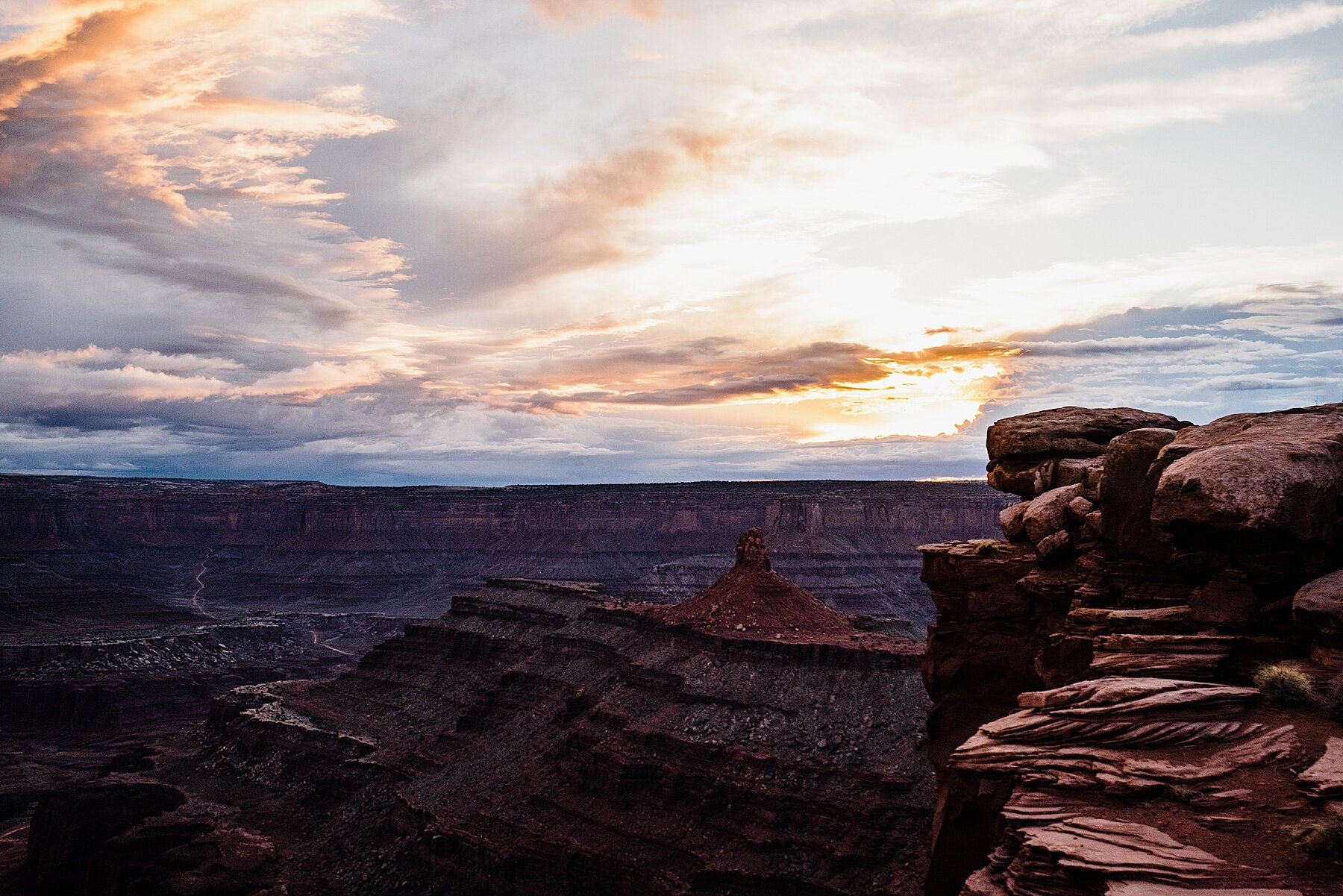 Sunset Elopement in Dead Horse Point State Park | Moab Elopement