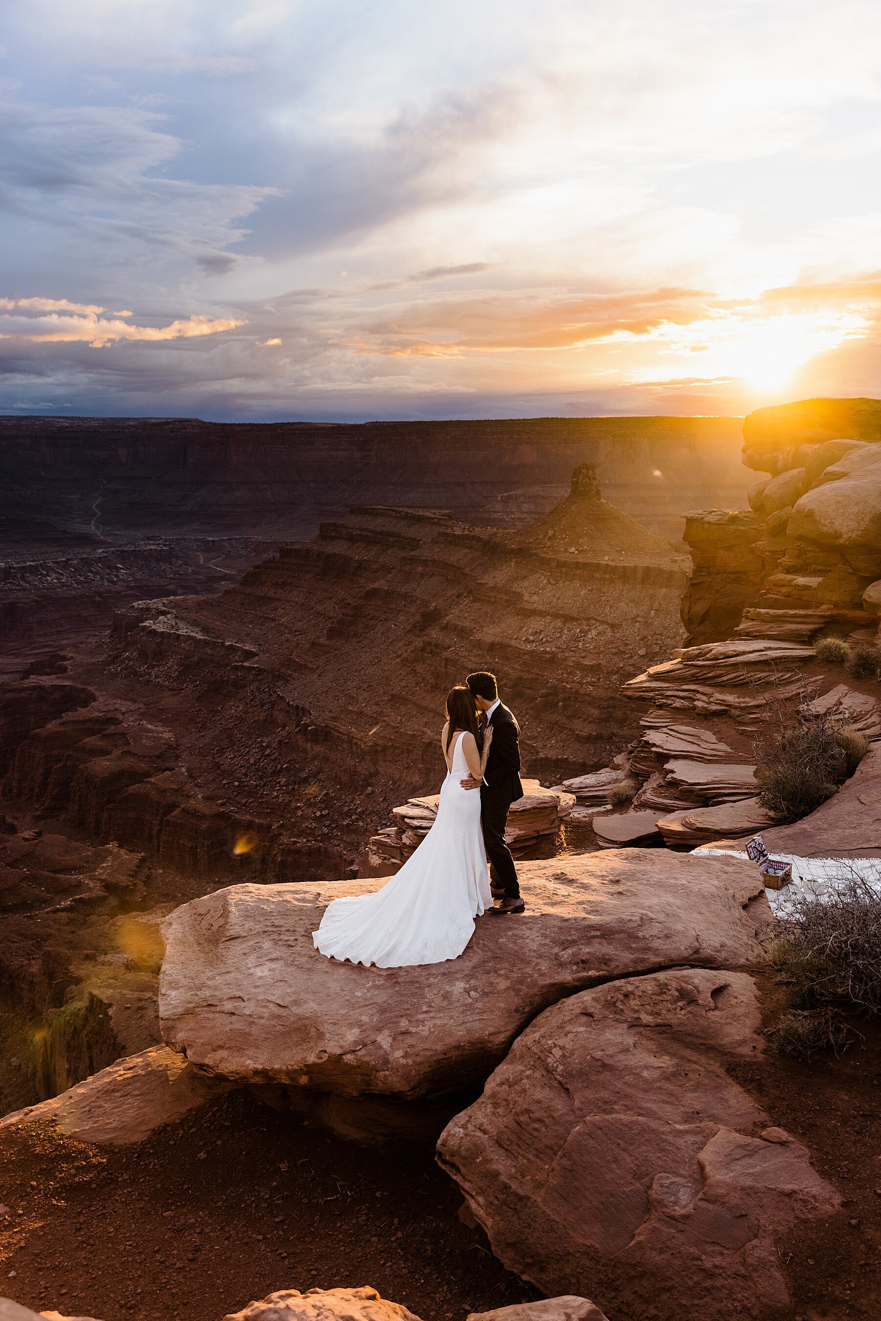 Sunset Elopement in Dead Horse Point State Park | Moab Elopement