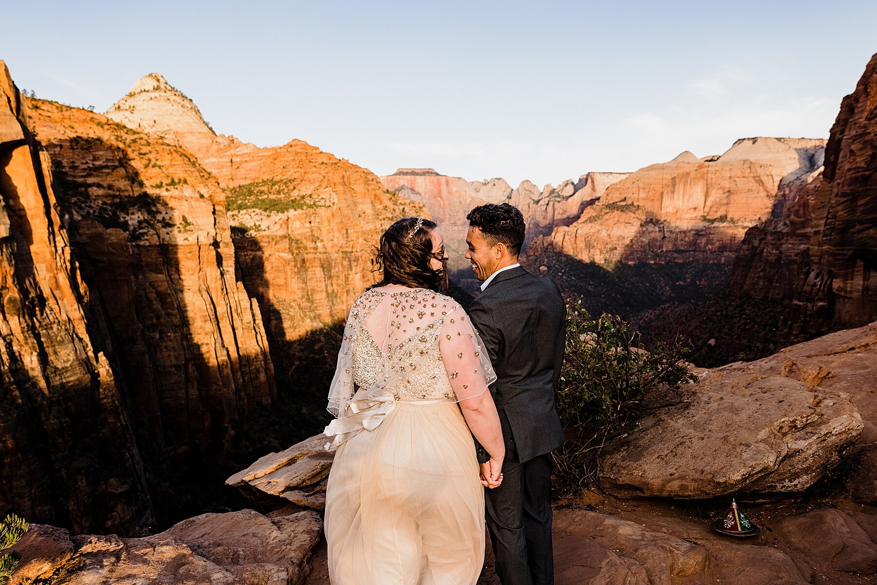 Sand-Dune-Elopement-in_Utah_0010.jpg