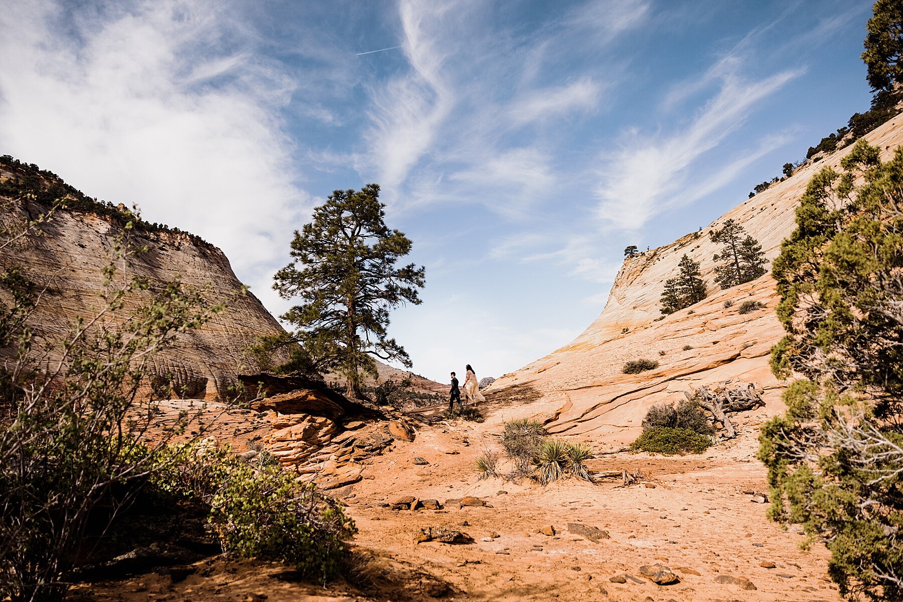 Sand-Dune-Elopement-in_Utah_0029.jpg