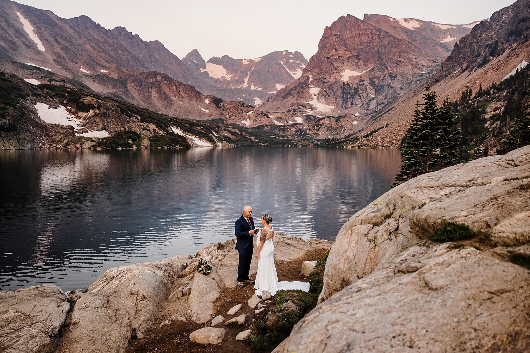 Colorado-Hiking-Elopement-at-Lake-Isabelle_0008.jpg