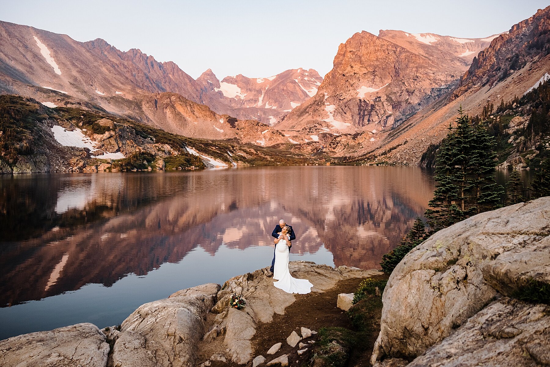 Colorado-Hiking-Elopement-at-Lake-Isabelle_0023.jpg