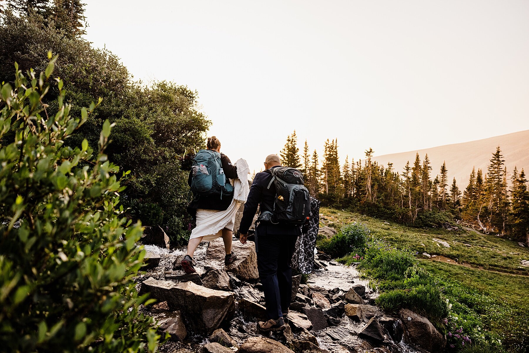 Colorado-Hiking-Elopement-at-Lake-Isabelle_0029.jpg