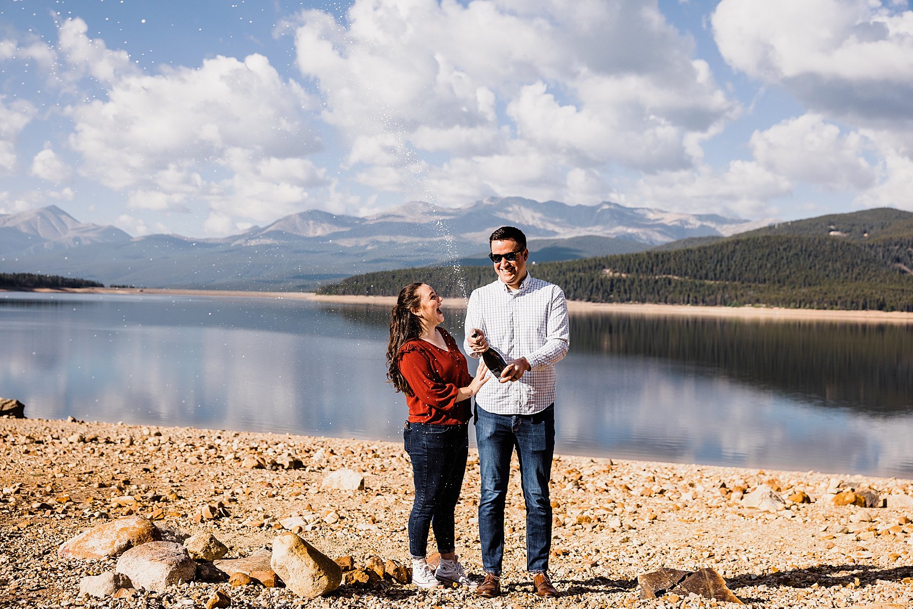 Sunrise-Alpine-Lake-Elopement-with-Dogs-in-Colorado_0042.jpg