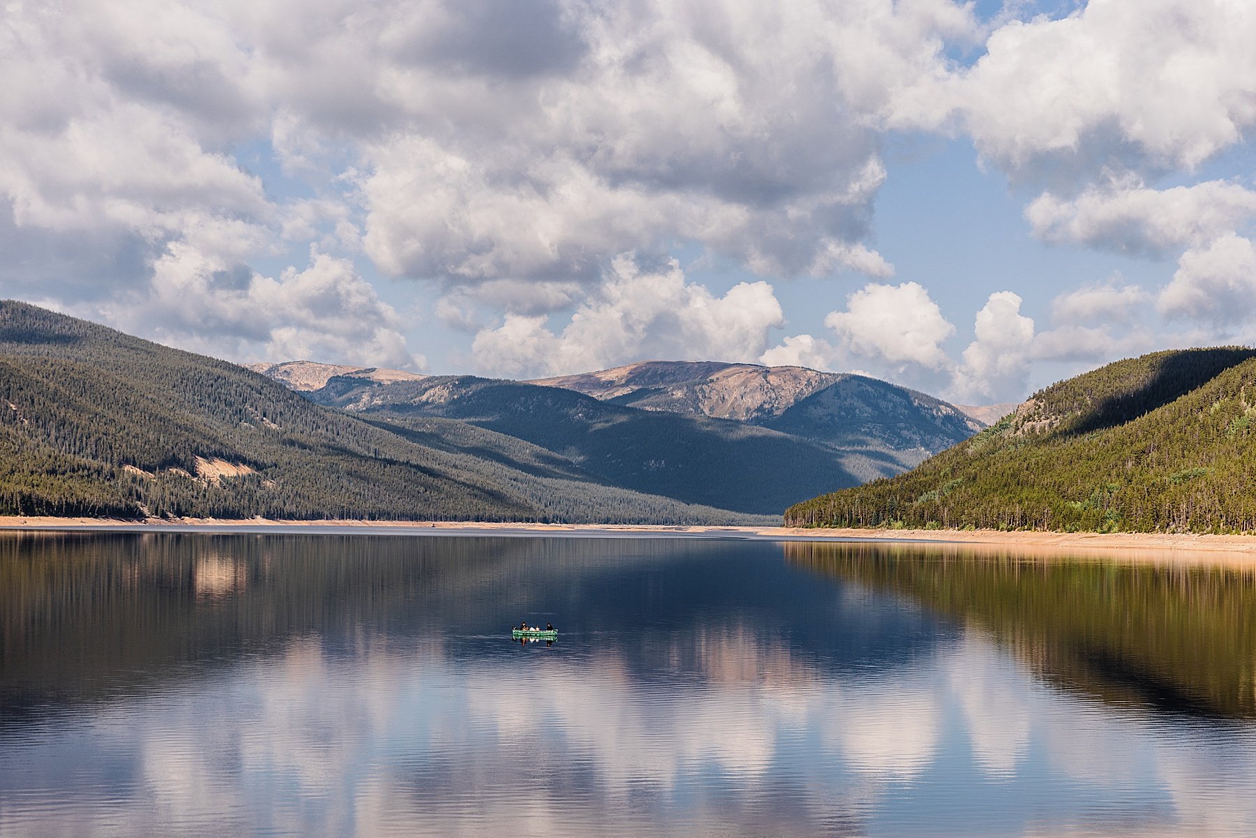 Sunrise-Alpine-Lake-Elopement-with-Dogs-in-Colorado_0043.jpg