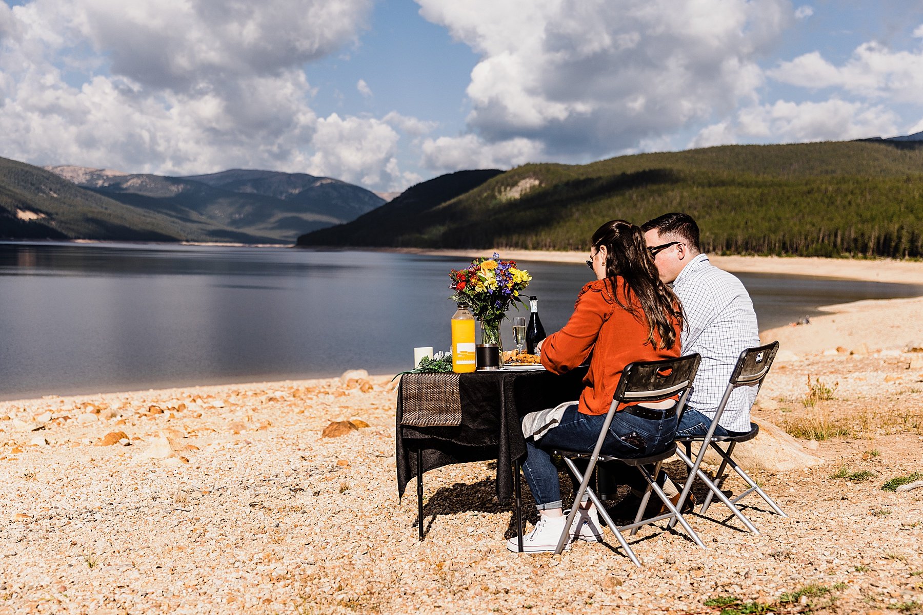 Sunrise-Alpine-Lake-Elopement-with-Dogs-in-Colorado_0053.jpg