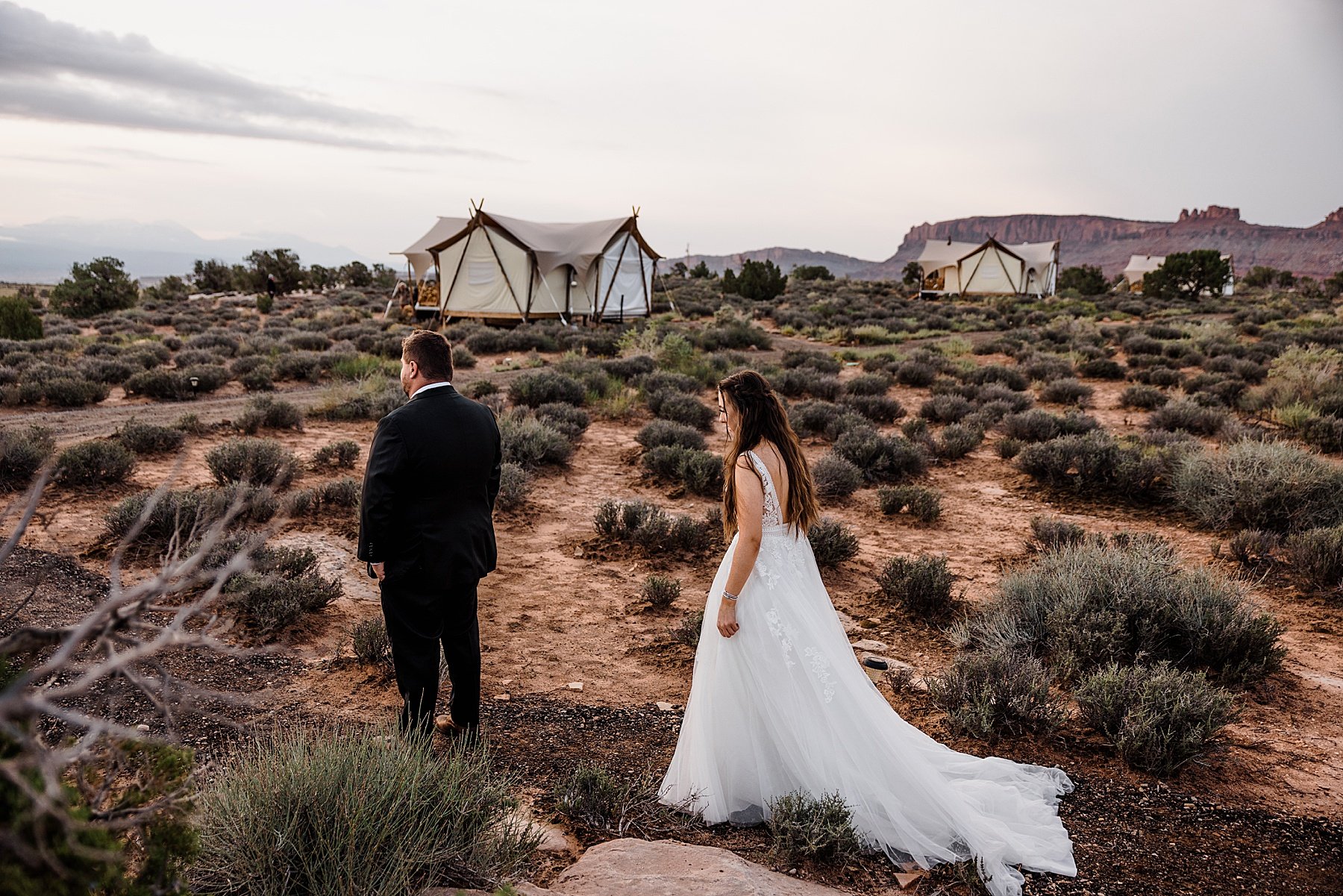 Moab-Elopement-at-Arches-National-Park-and-Dead-Horse-Point-State-Park_0005.jpg